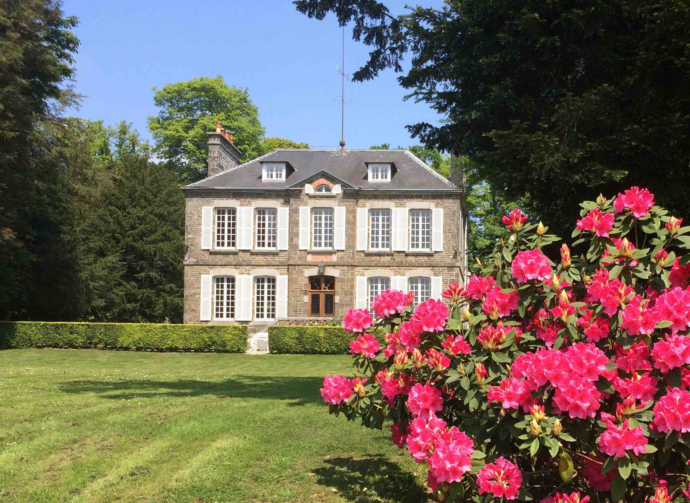 Normandy Luxury Petit Château short & long term Farm stays for Rent in Le Tourneur, Normandie