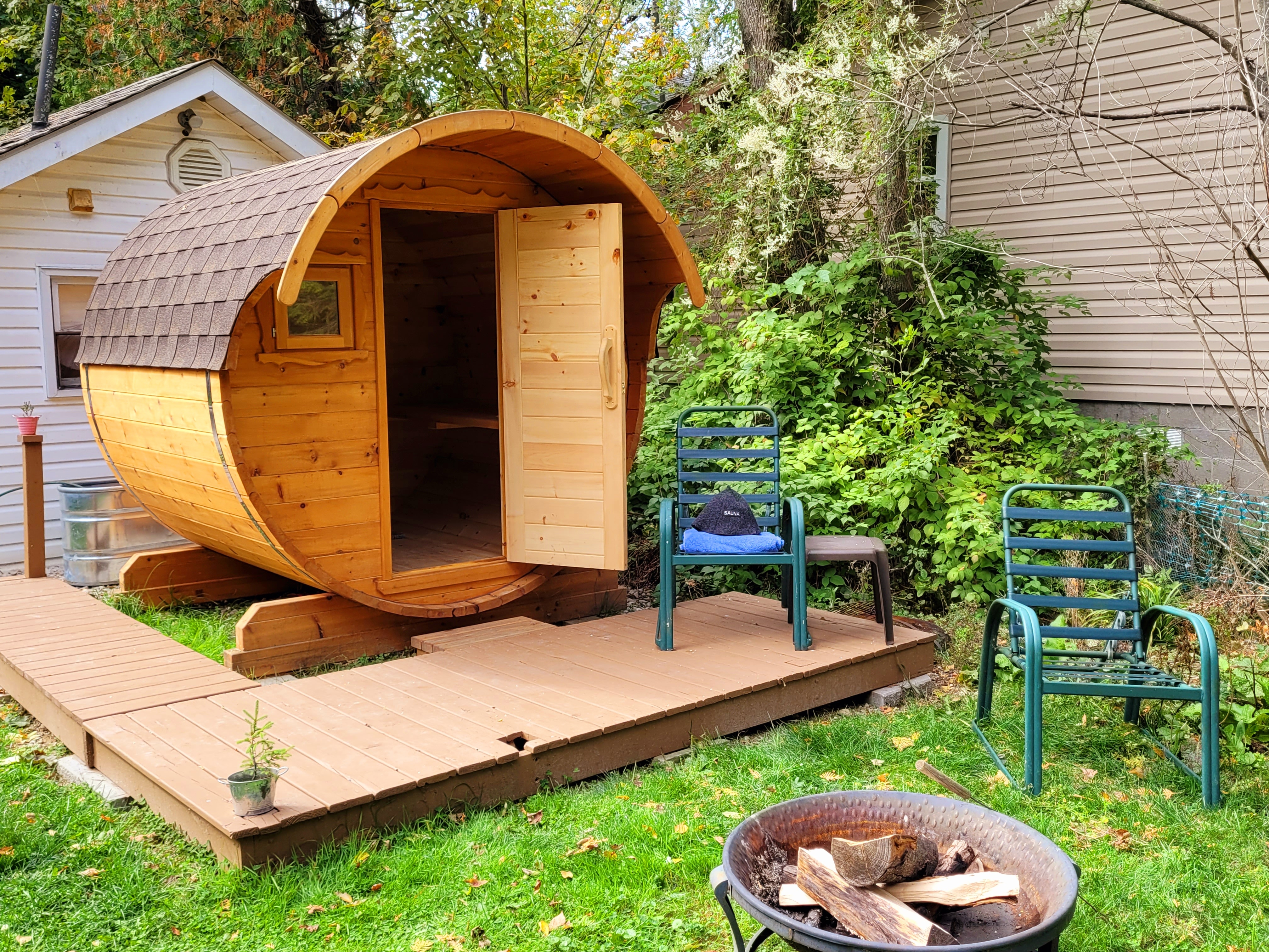 Cindi's 4 Season Guesthouse