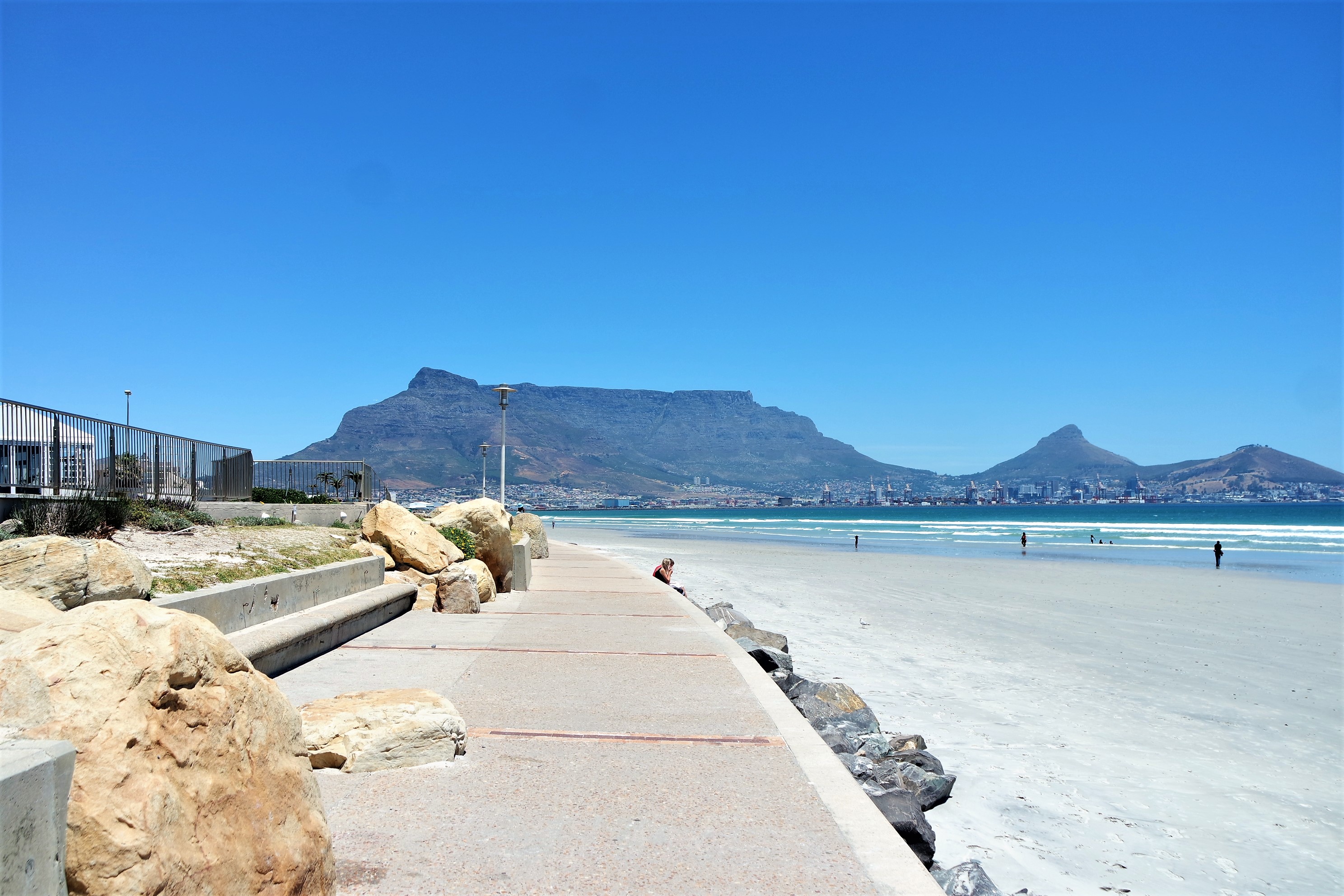 (3) Beachfront views of Table Mountain