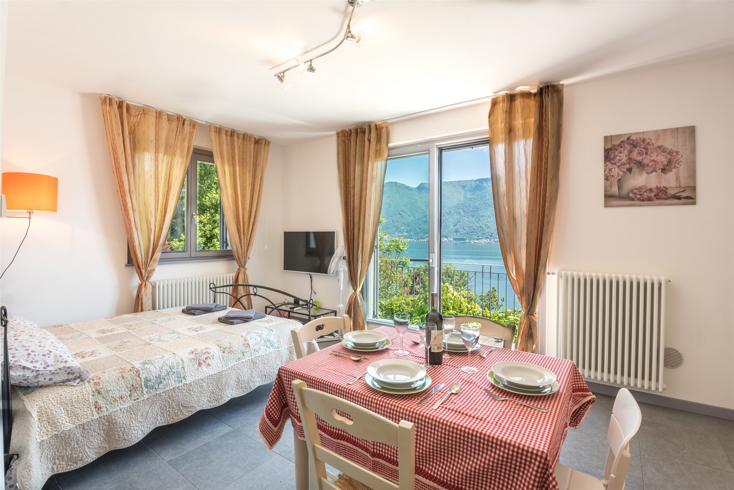 CA' REGINA 1 APTSALA COMACINALAKE COMOITALY Apartments for Rent in