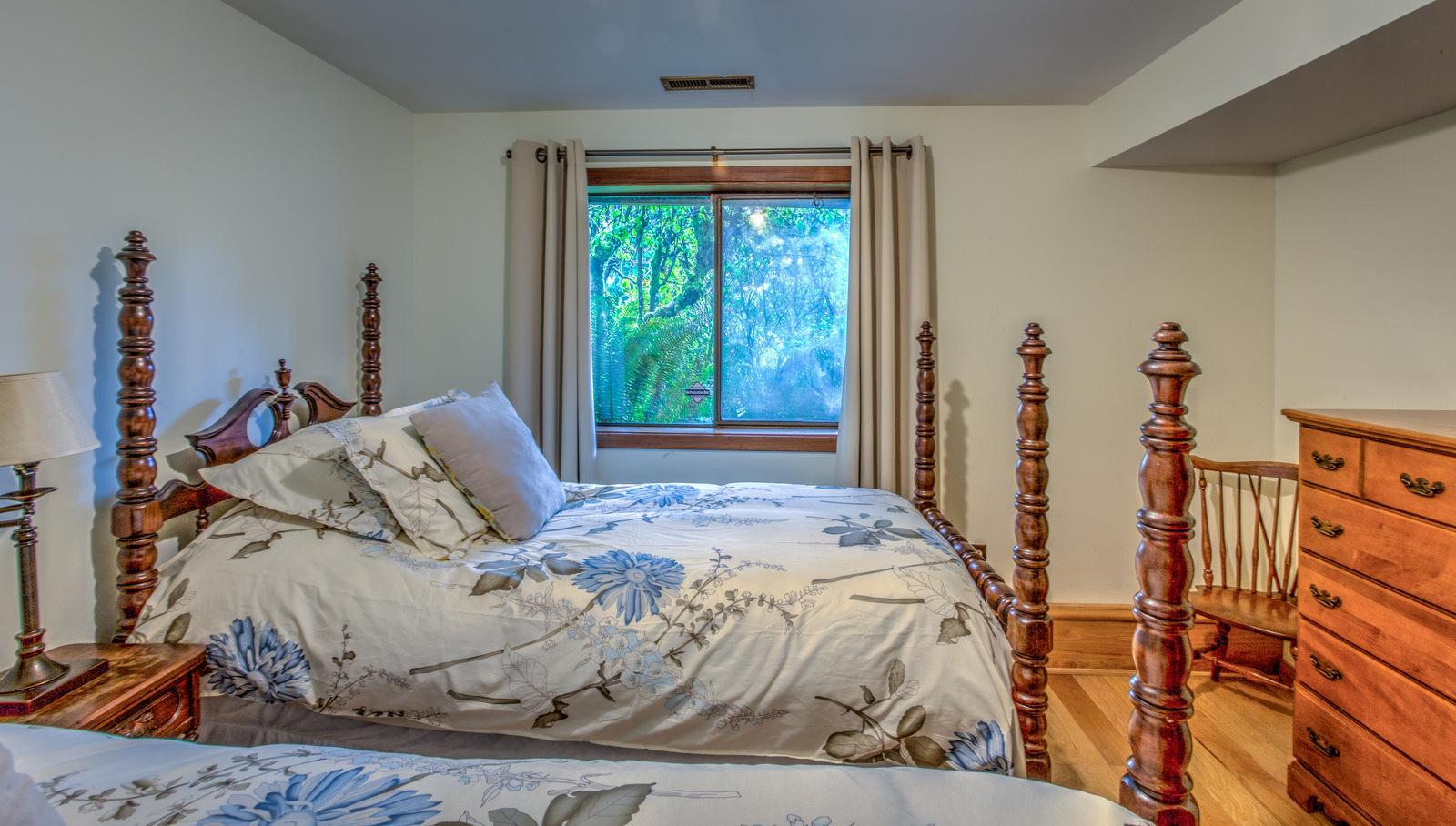 Coastal Oregon Getaway Cabins for Rent in Bay City, Oregon, United