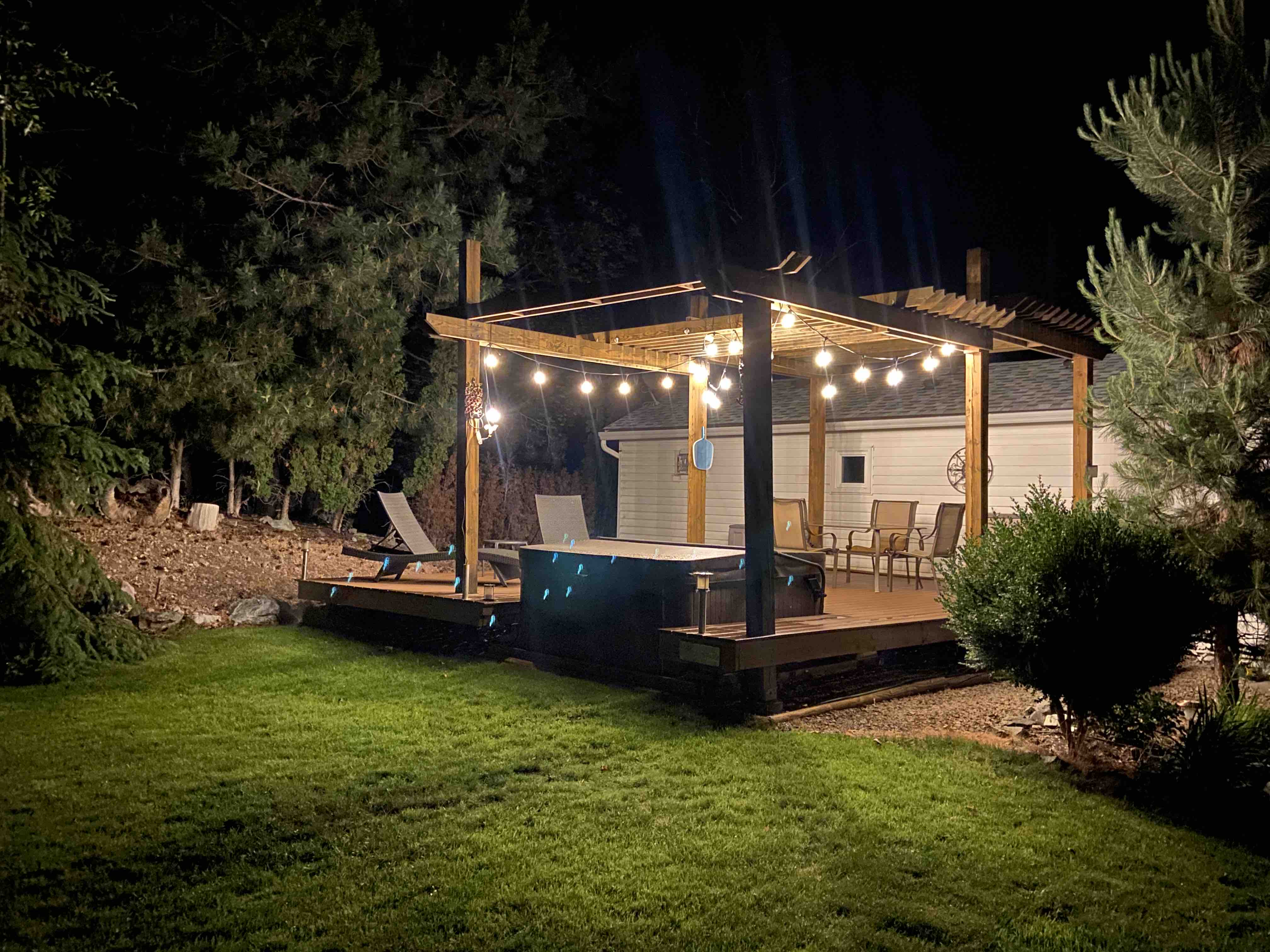 Cute rural home with hot tub, steps to boat launch