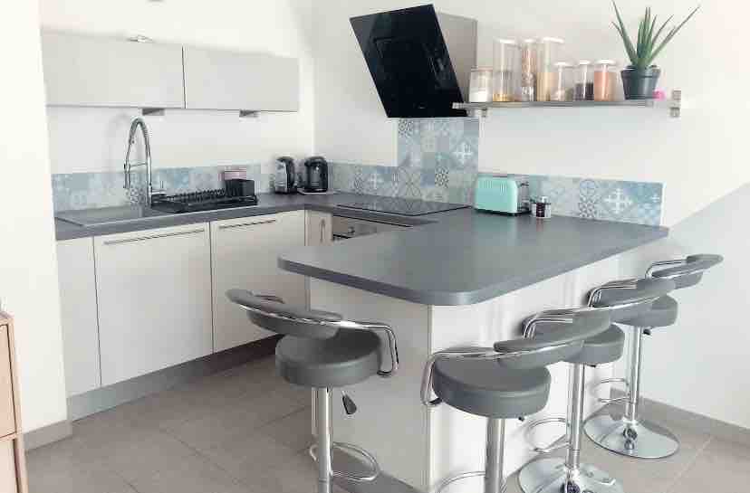 Quiet recent apartment near tram Venissieux