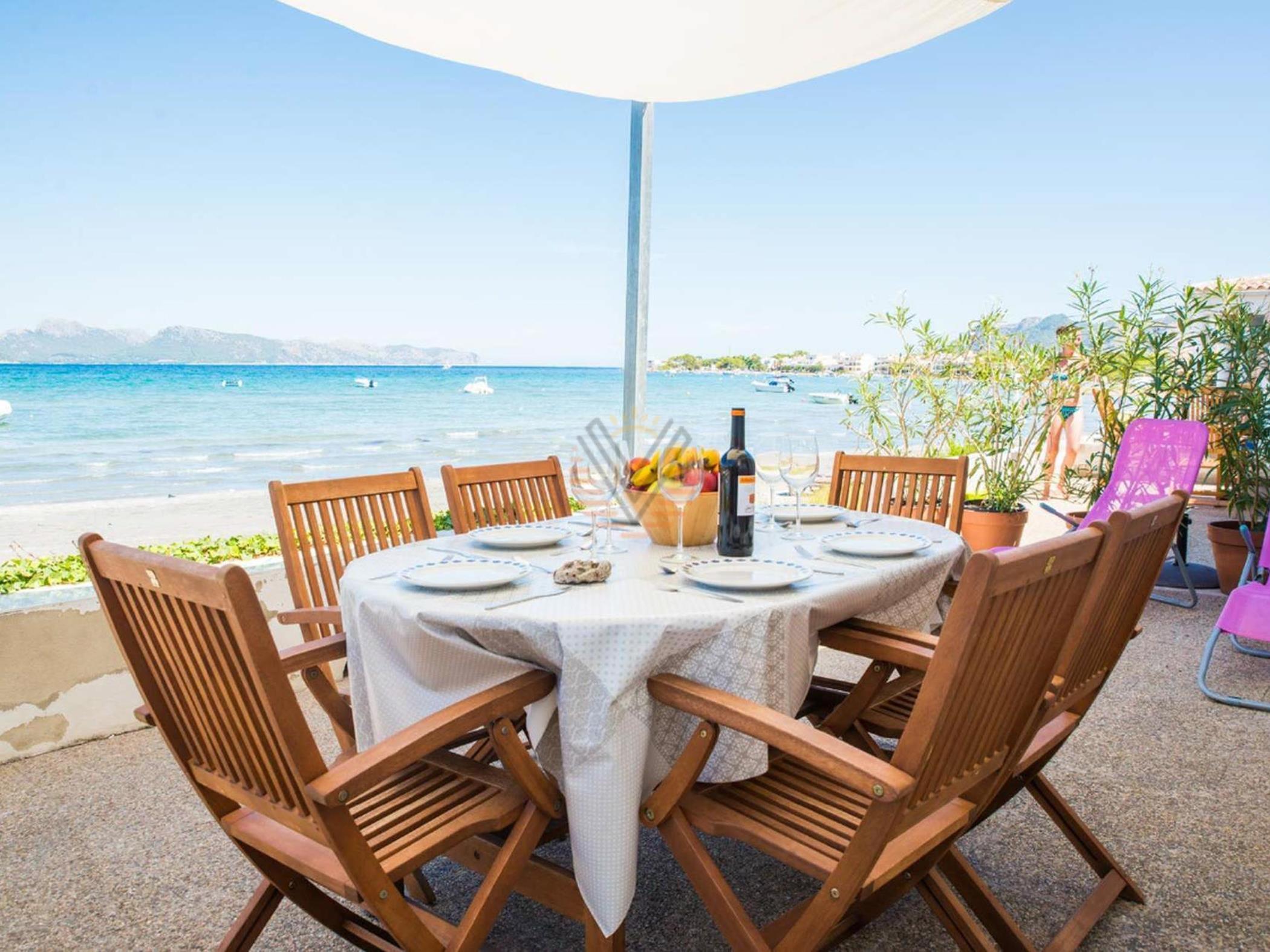 Ran de Mar, house directly on the beach with spectacular sea views