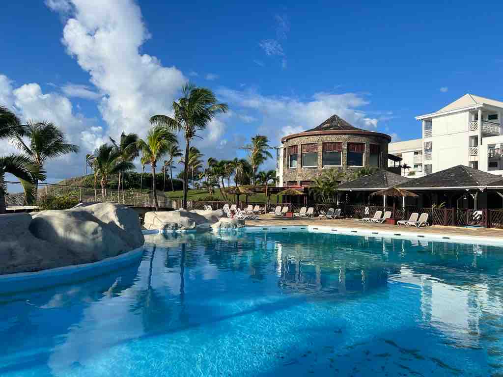 Studio Saint François with pool and beach