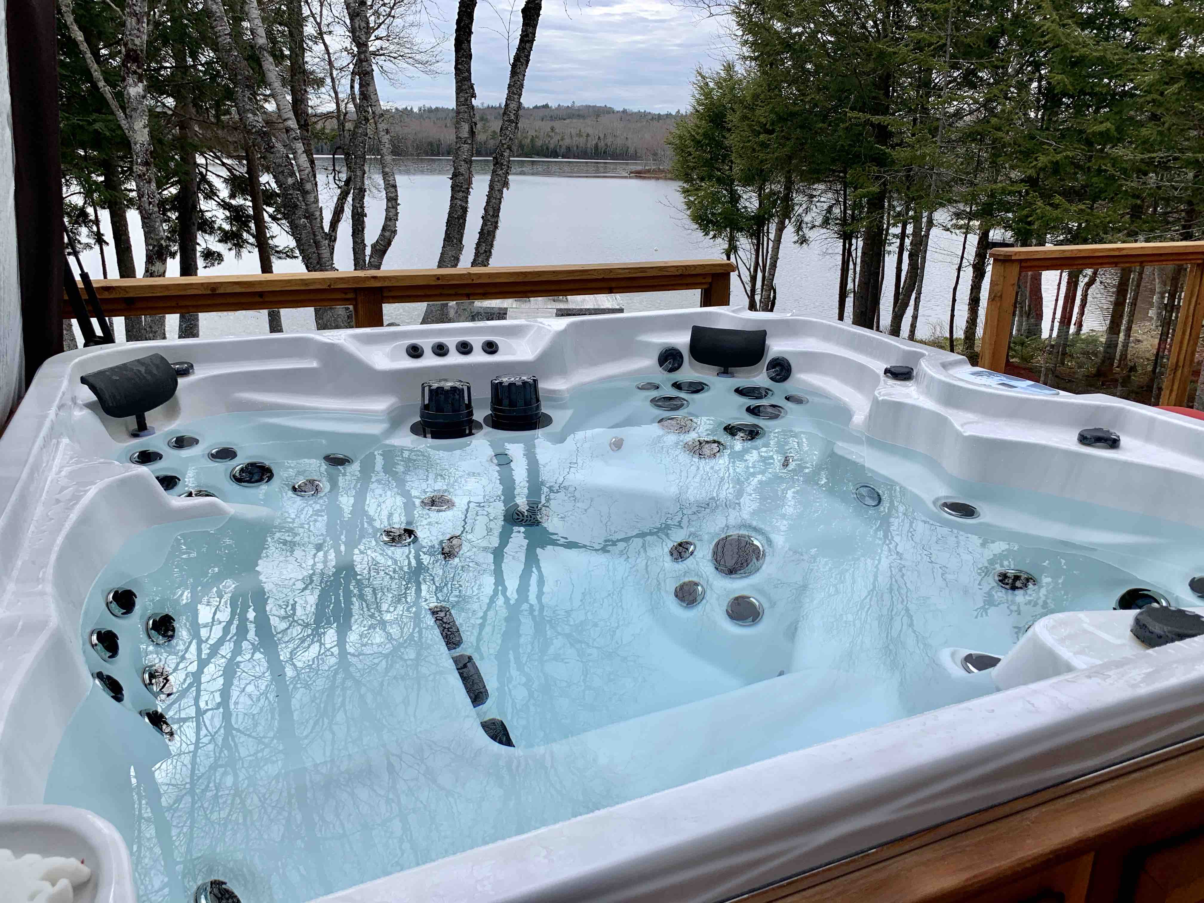 Lakeside Retreat With Hot Tub And Pellet Stove Cottages For Rent In Windsor Nova Scotia Canada 