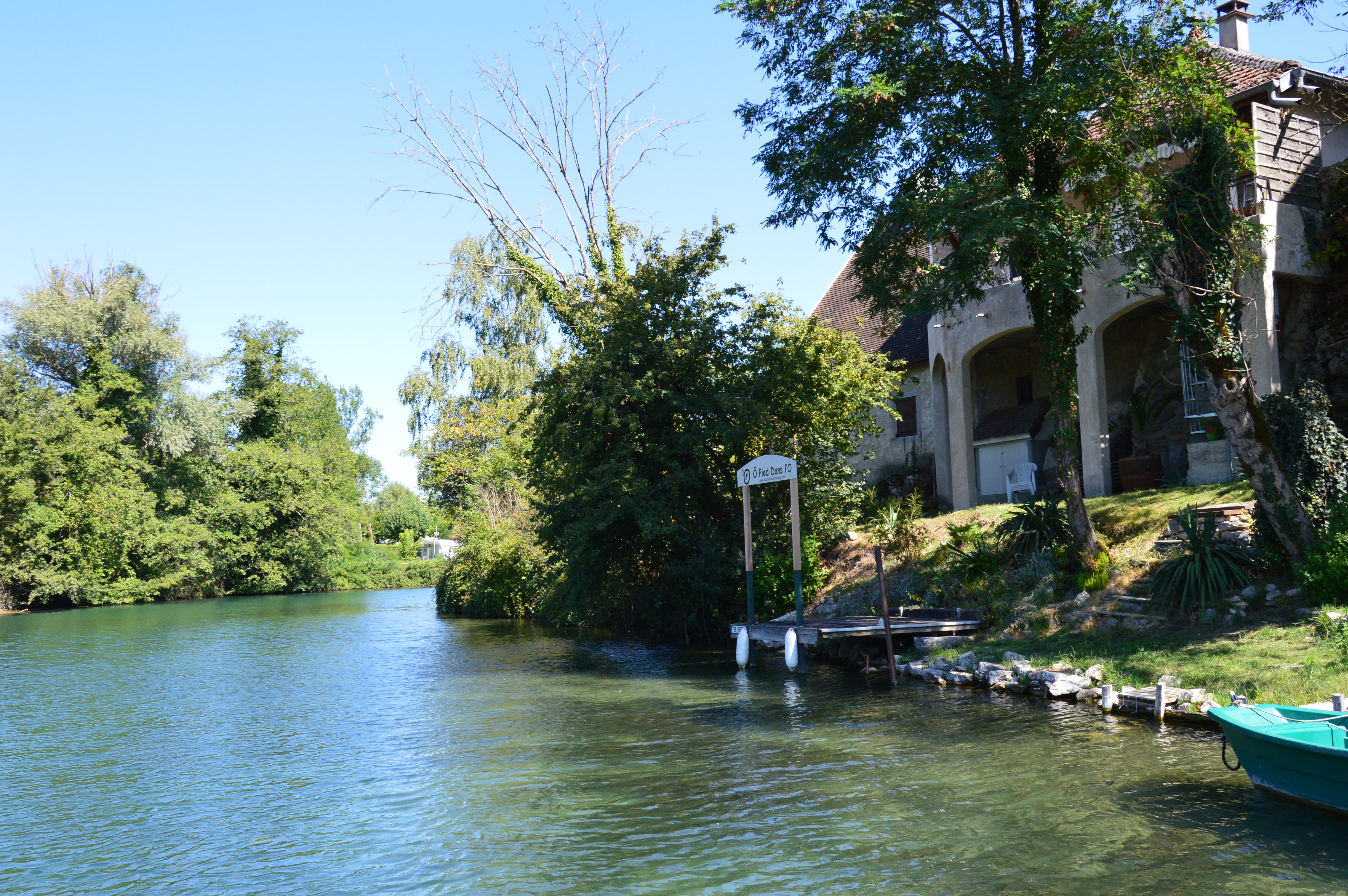Villa Pieds Dans L Eau Lac Du Bourget Villas A Louer A Chanaz Auvergne Rhone Alpes France