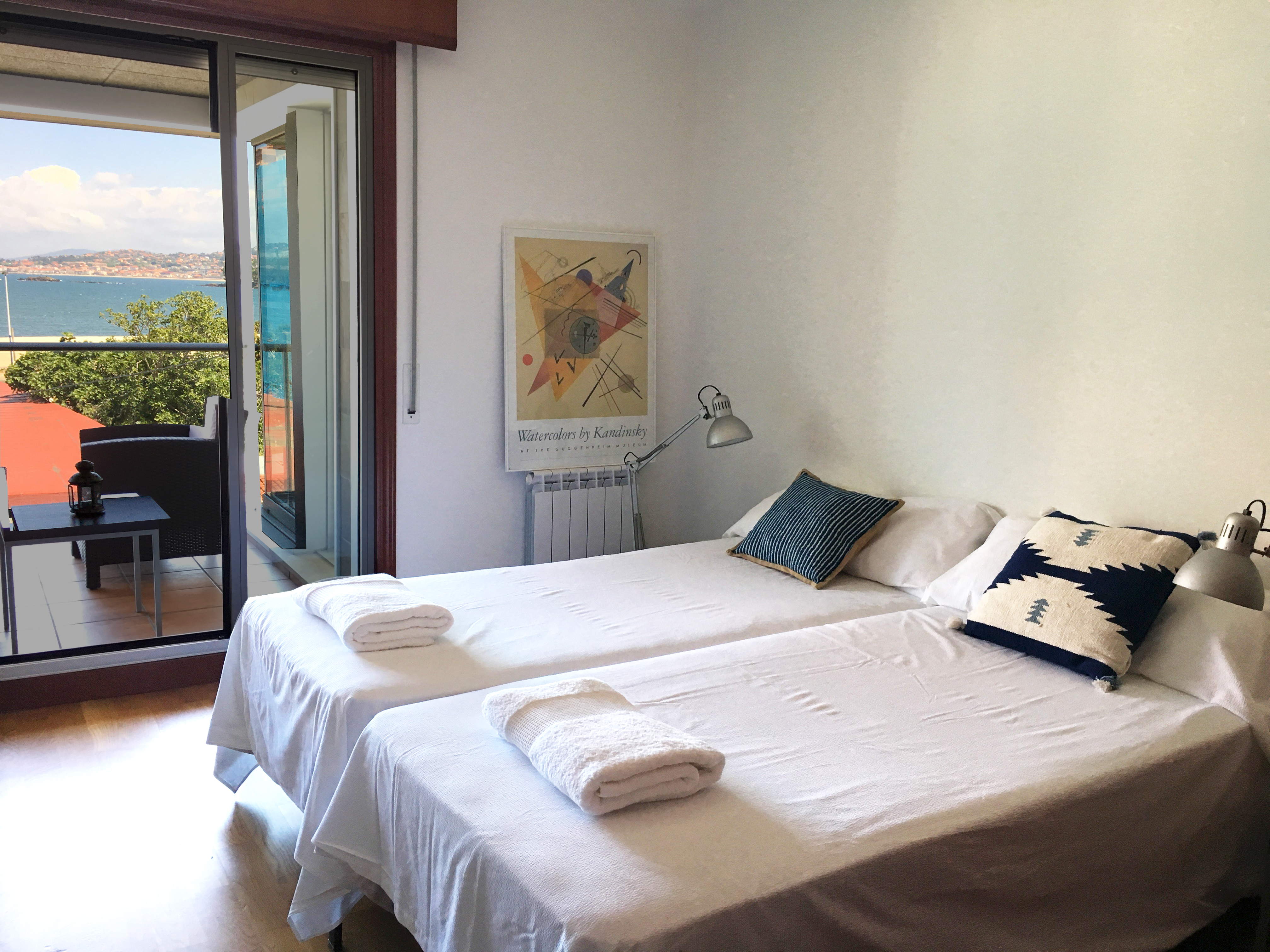 Bright, spacious apartment on the beach