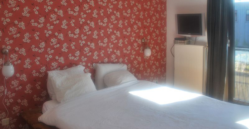 Perfect queen size master bed near Amsterdam City — Amsterdam stay