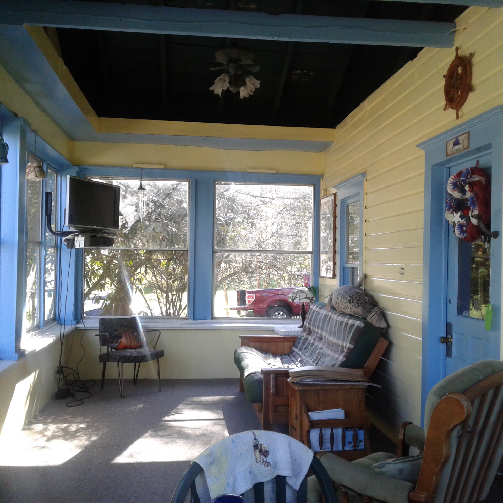 Beautiful cottage one block to lake Cottages for Rent in Conneaut Lake, Pennsylvania, United