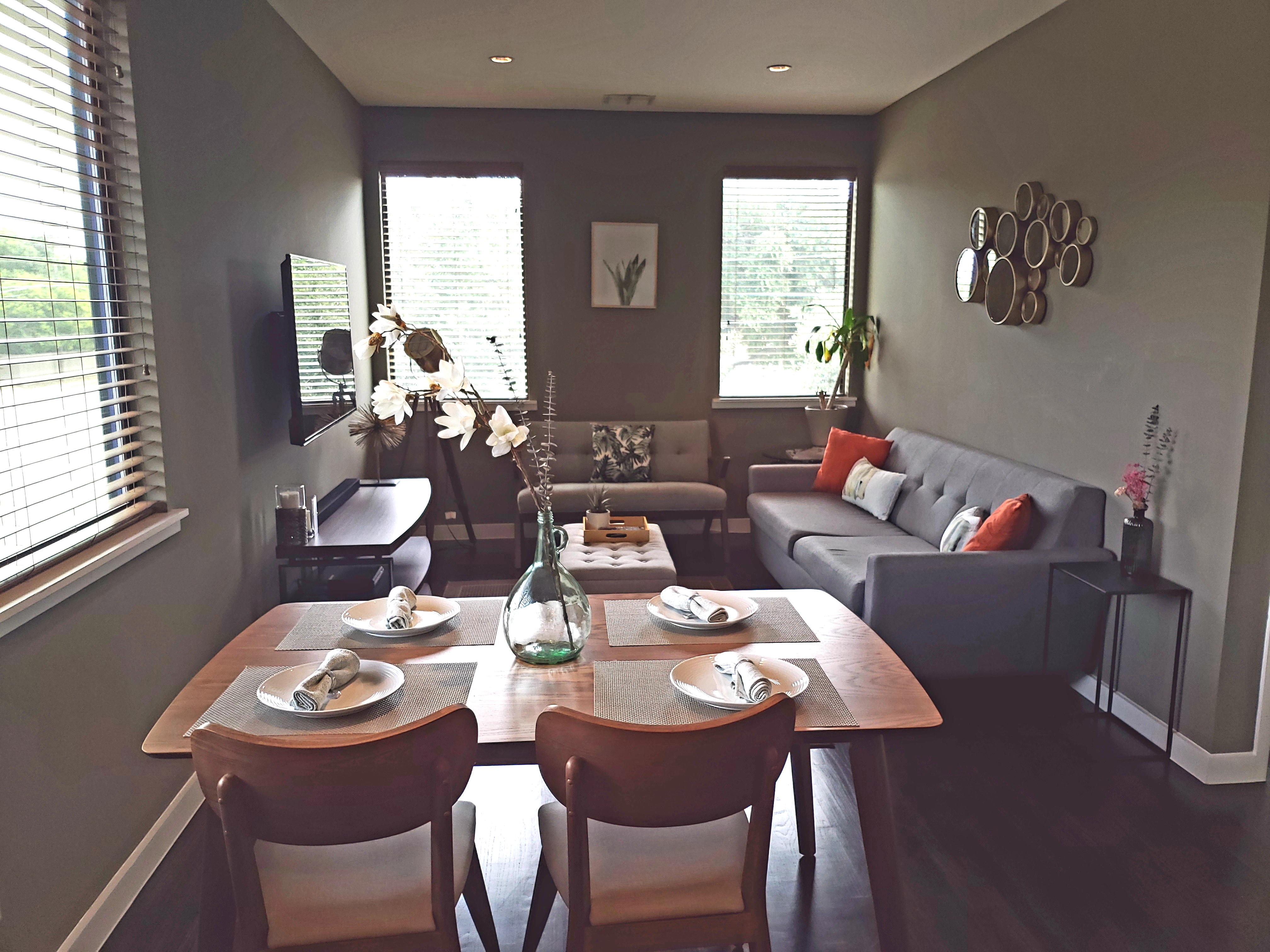 Dallas Mid-Centry Modern in Prime Location in District 13, Dallas