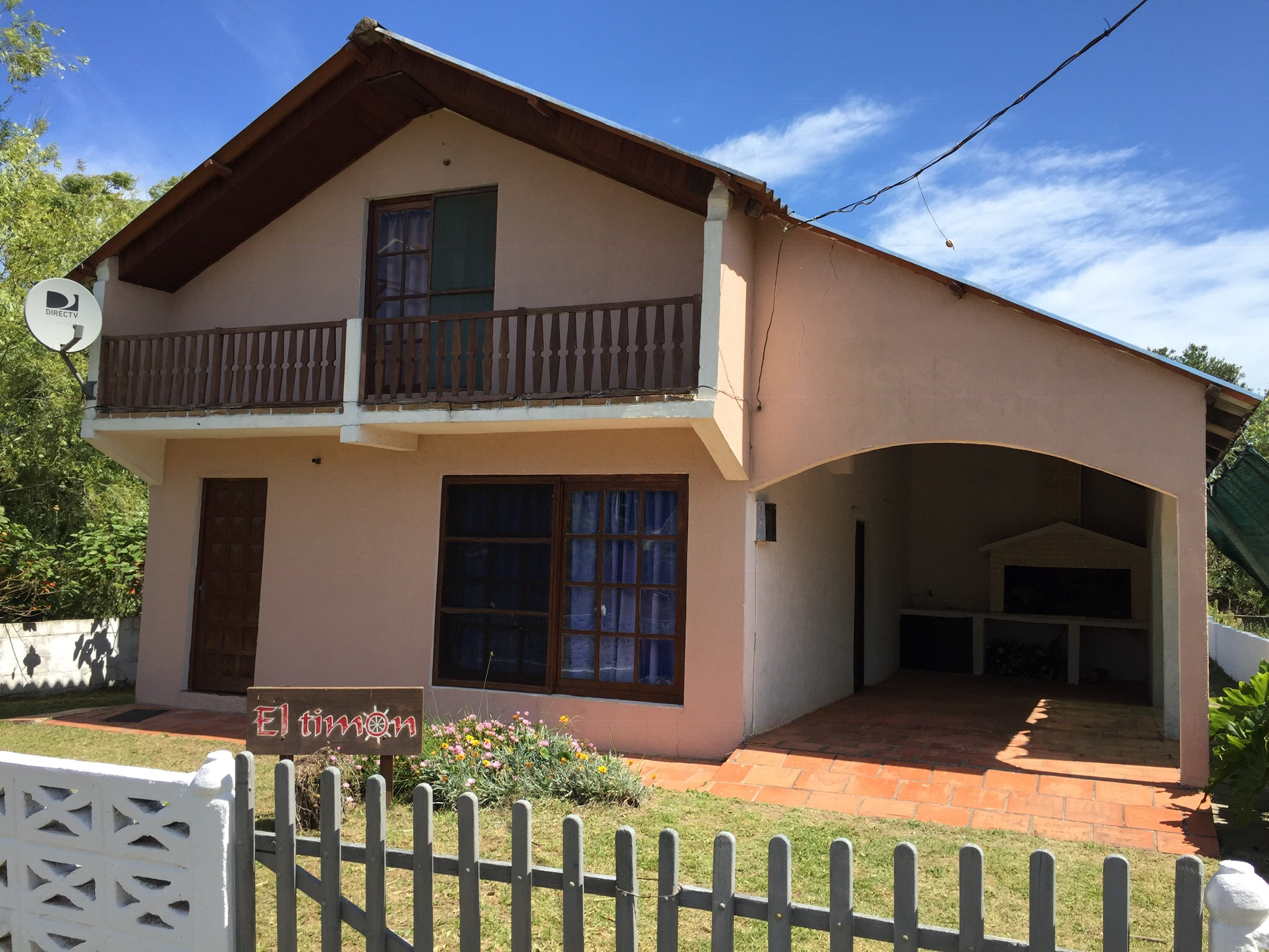 El Timón - Family house with enclosed patio garage