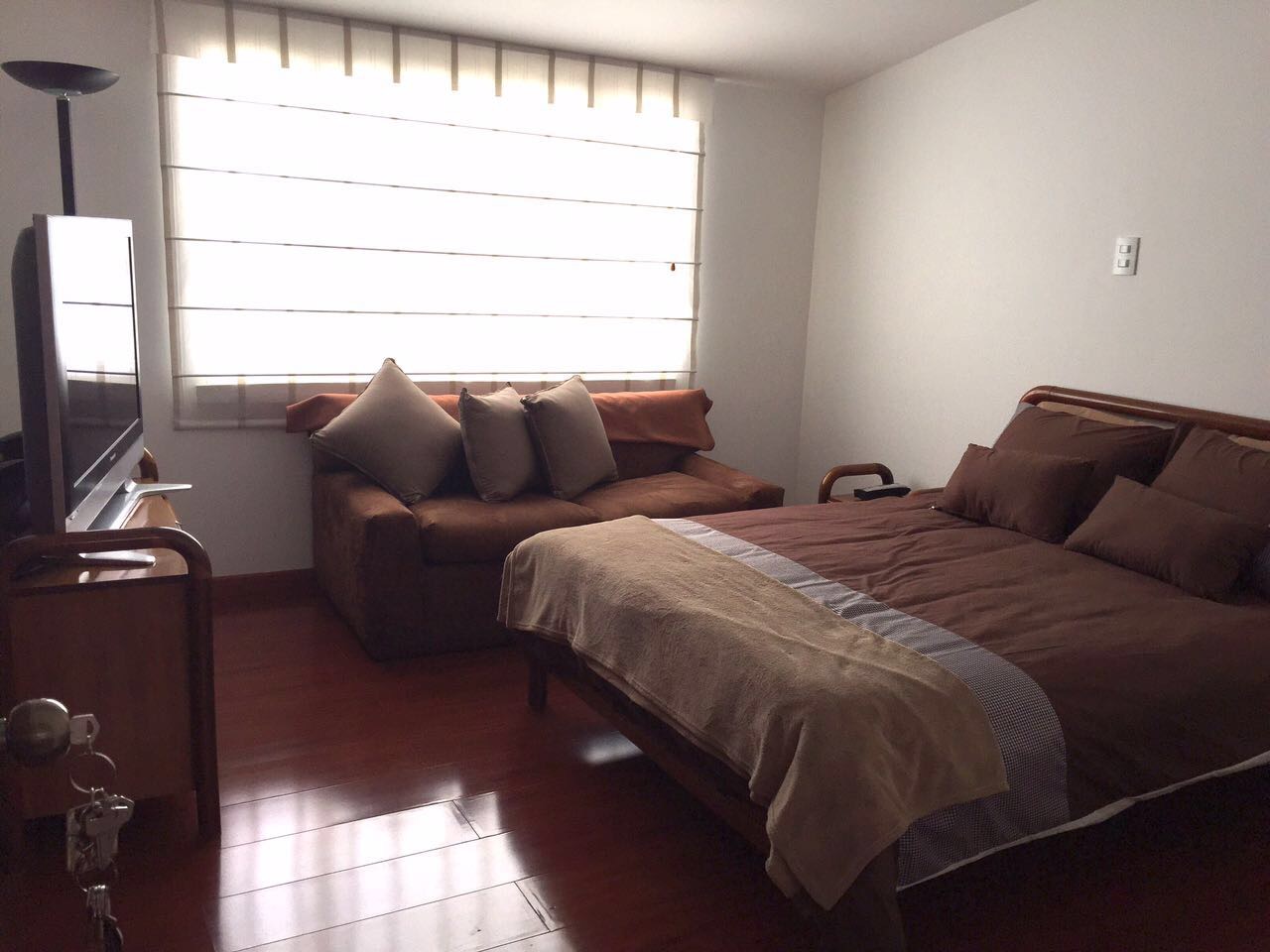 Nice and big room. Perfect Location in Barrios Unidos, Bogotá