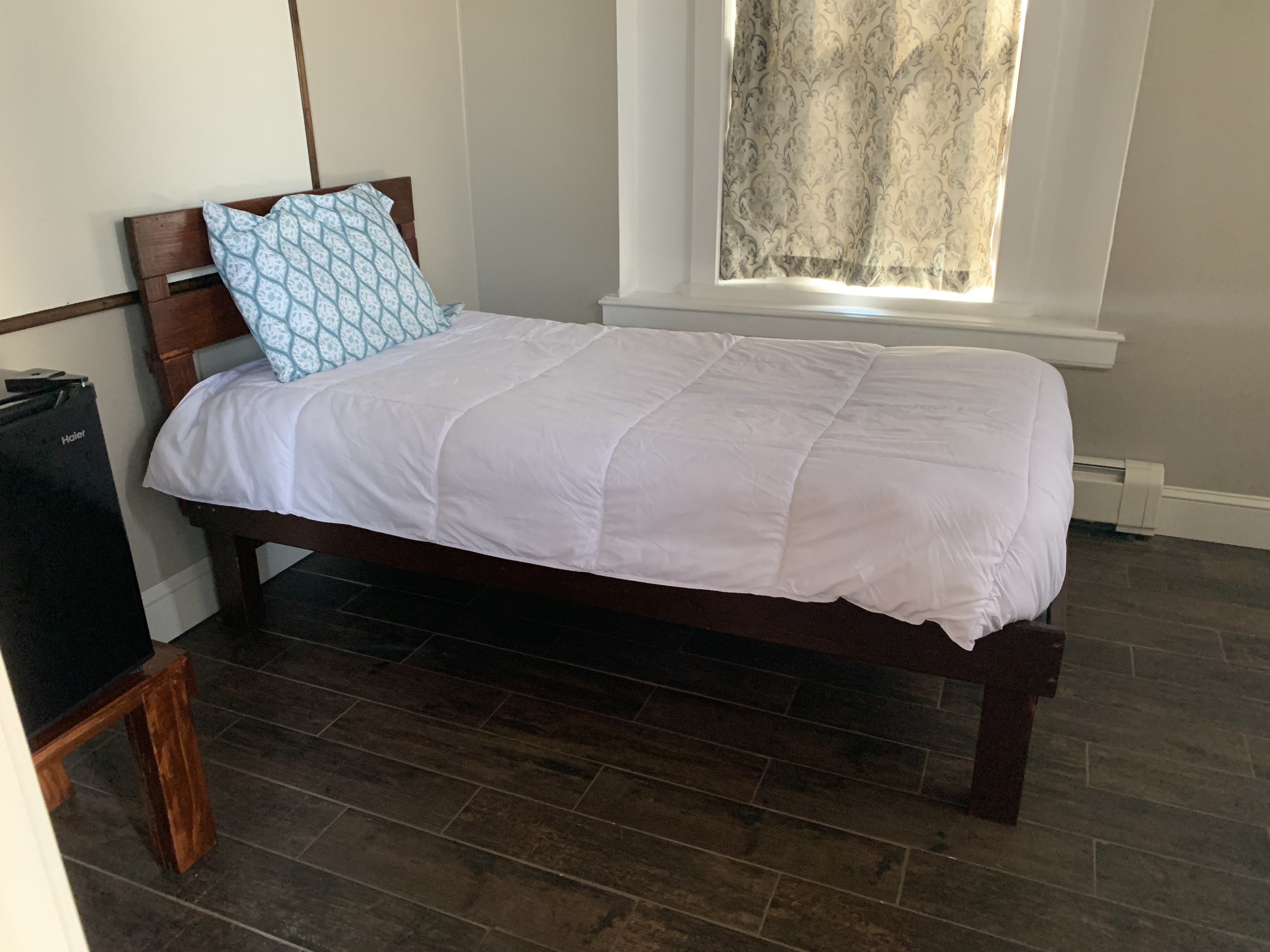 room place twin bed