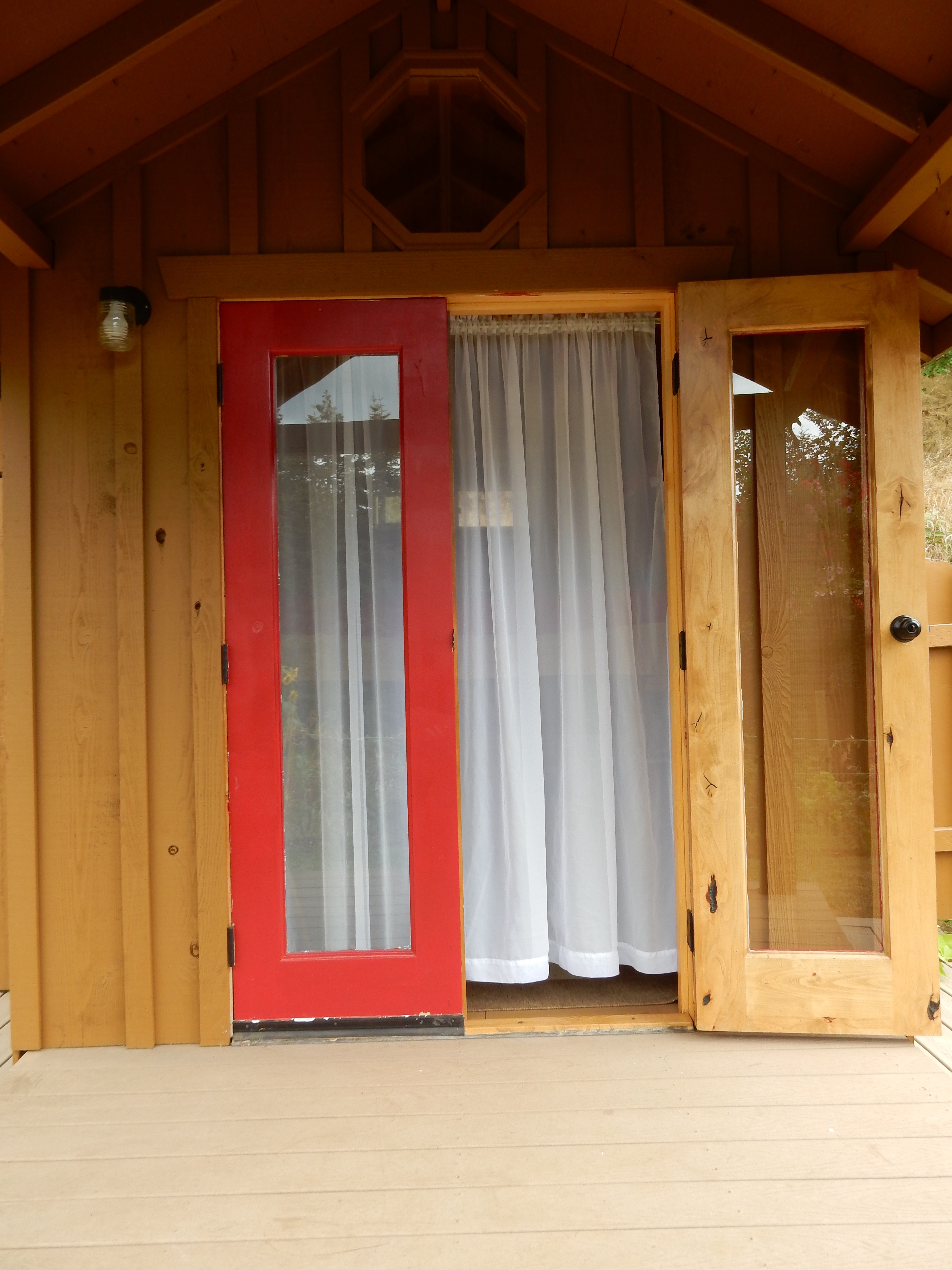 Tiny Country Cabin Cabins for Rent in Stevenson, Washington, United