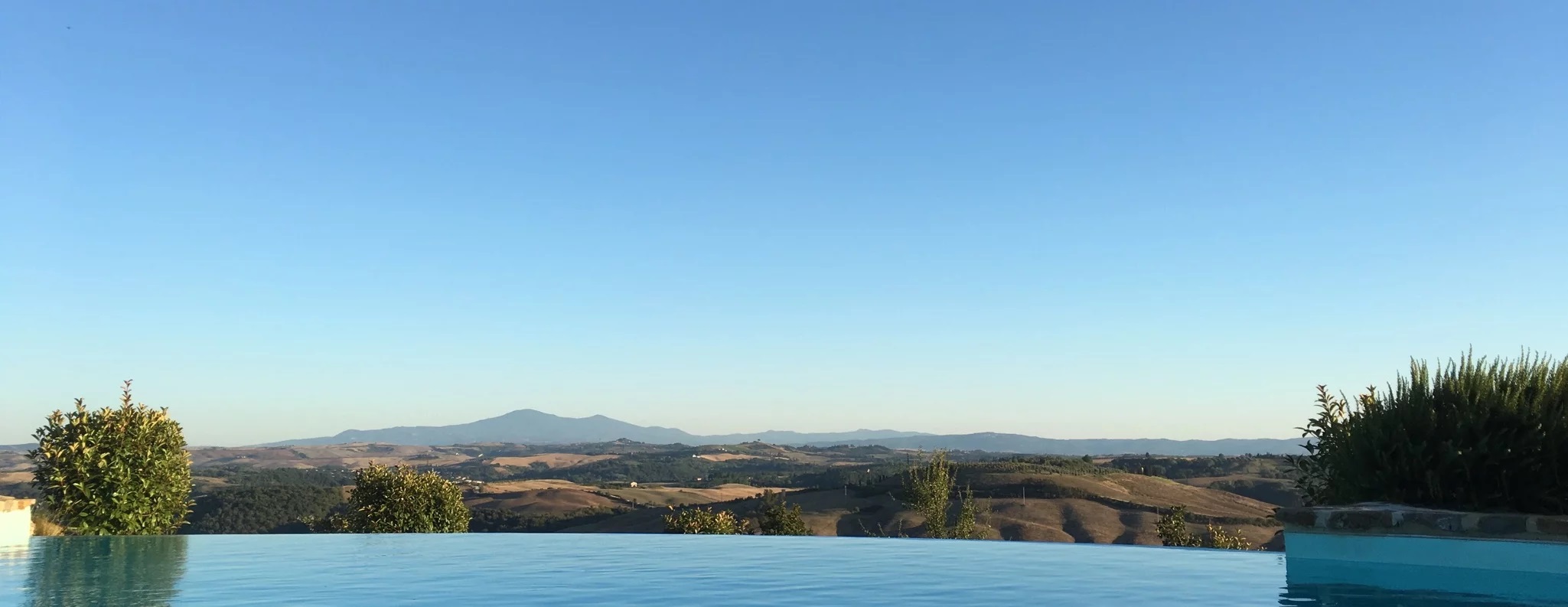 Wind, sun, pool and infinite views for full relax