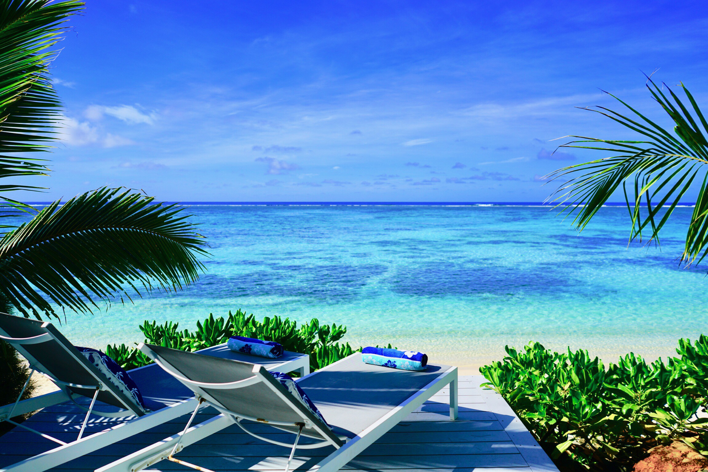 Raro Beach Vibe - Beachfront Luxury Villa