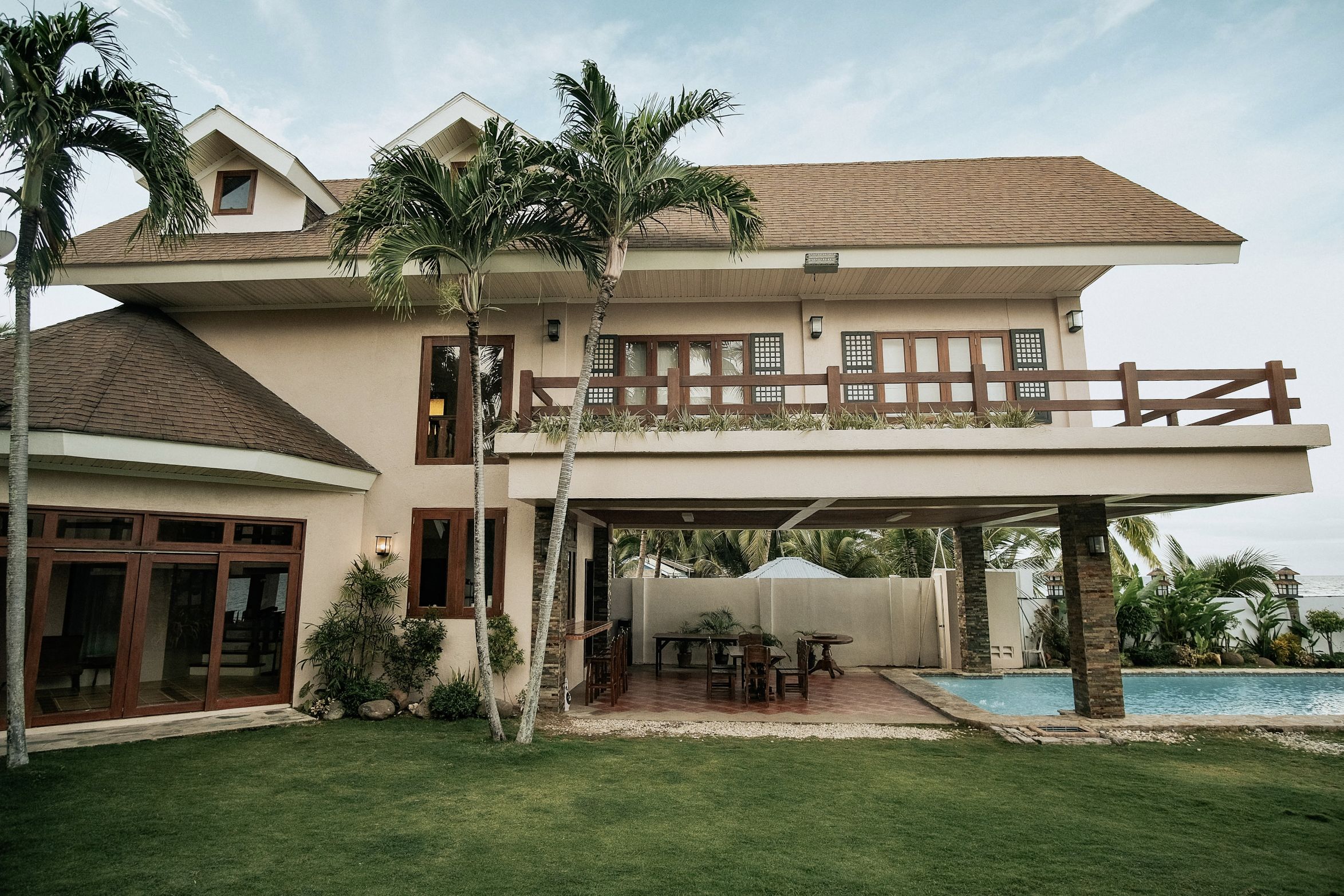 Castle Shore Vacation homes for Rent in Catmon, Central Visayas