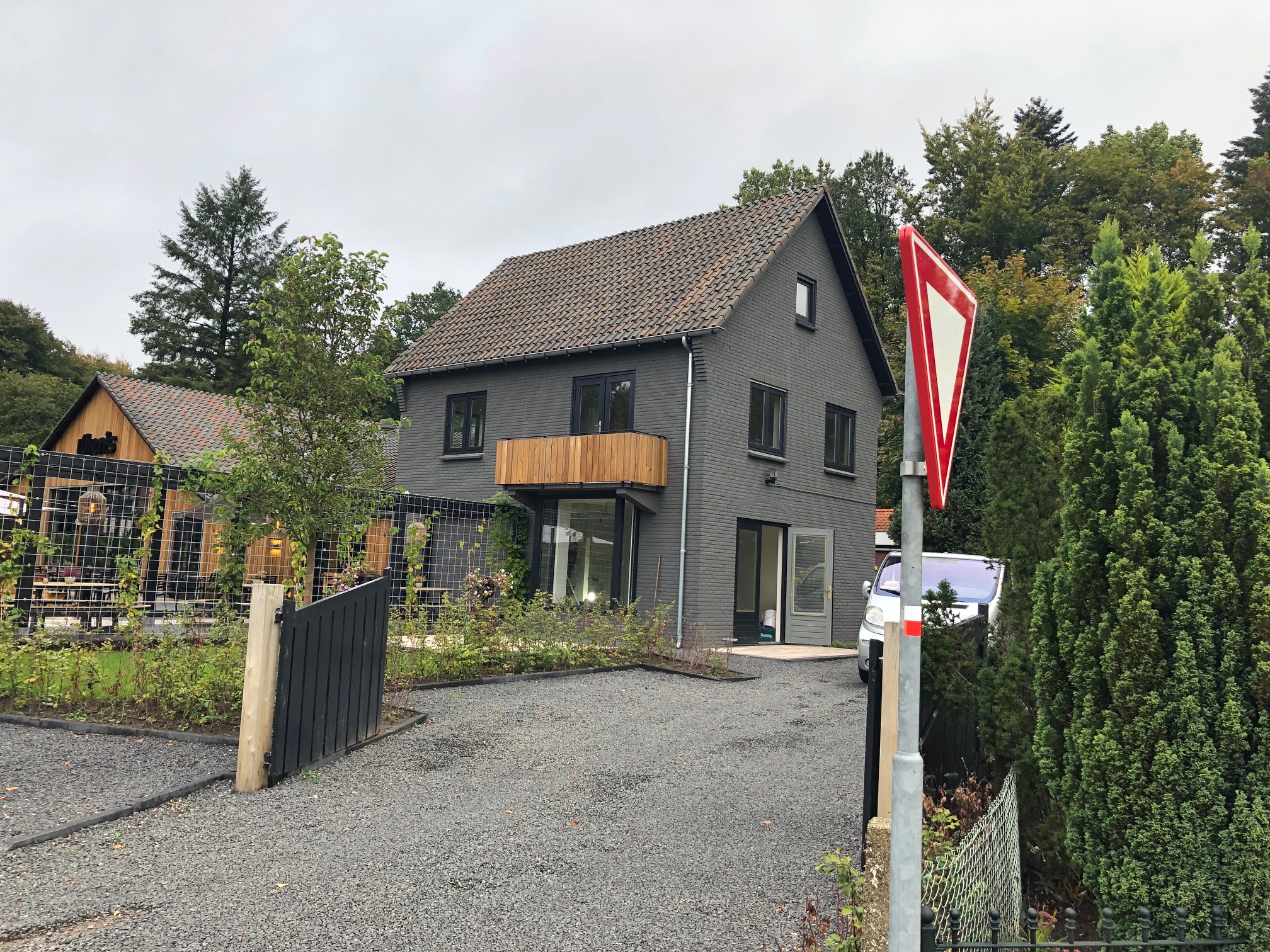 Aan de ingang van Nationaal Park de Hoge Veluwe Huizen te Huur in Hoenderloo, Gelderland Aan de ingang van Nationaal Park de Hoge Veluwe Huizen te Huur in Hoenderloo, Gelderland