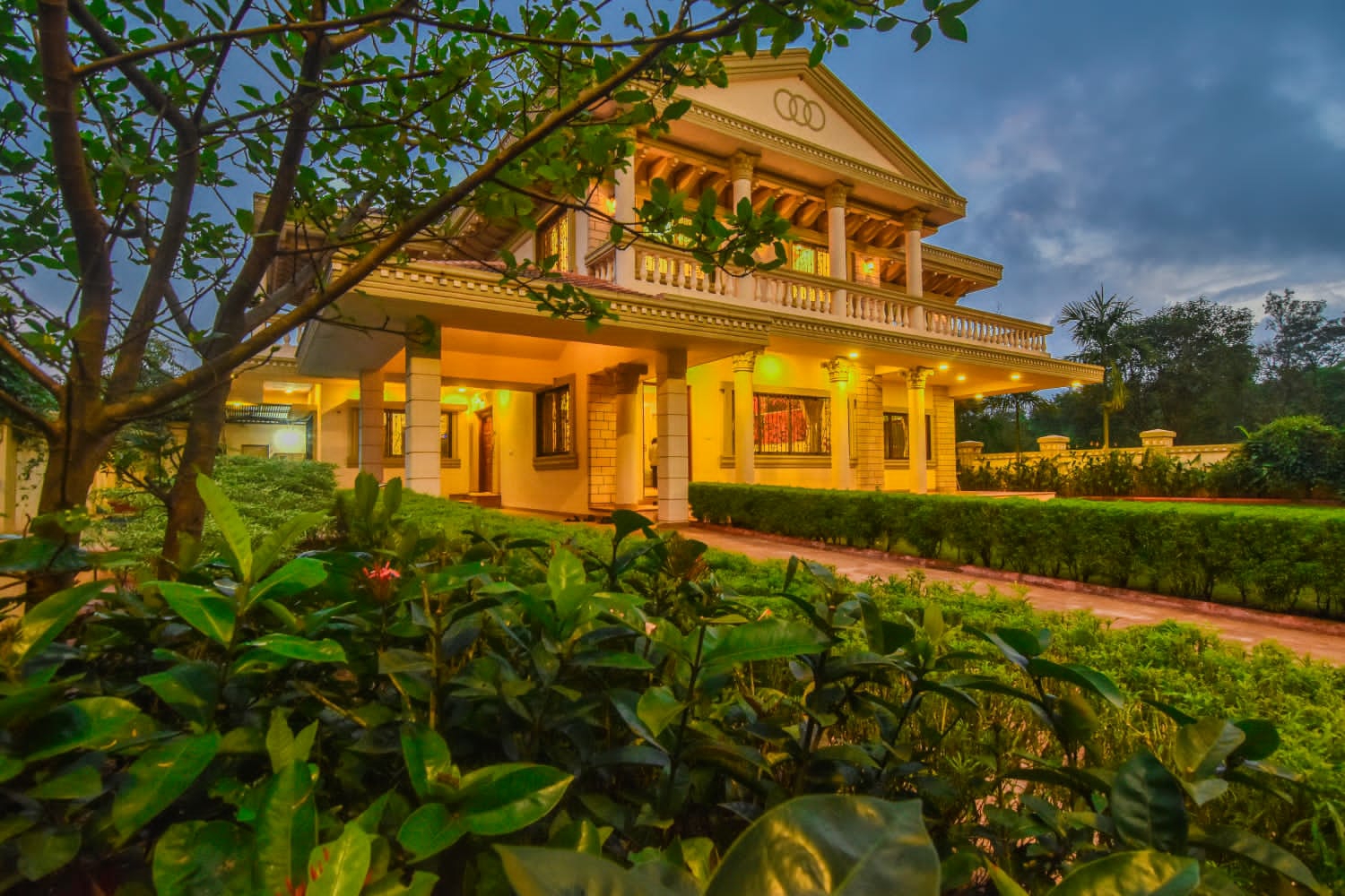 Family Tides - 5bhk with private pool