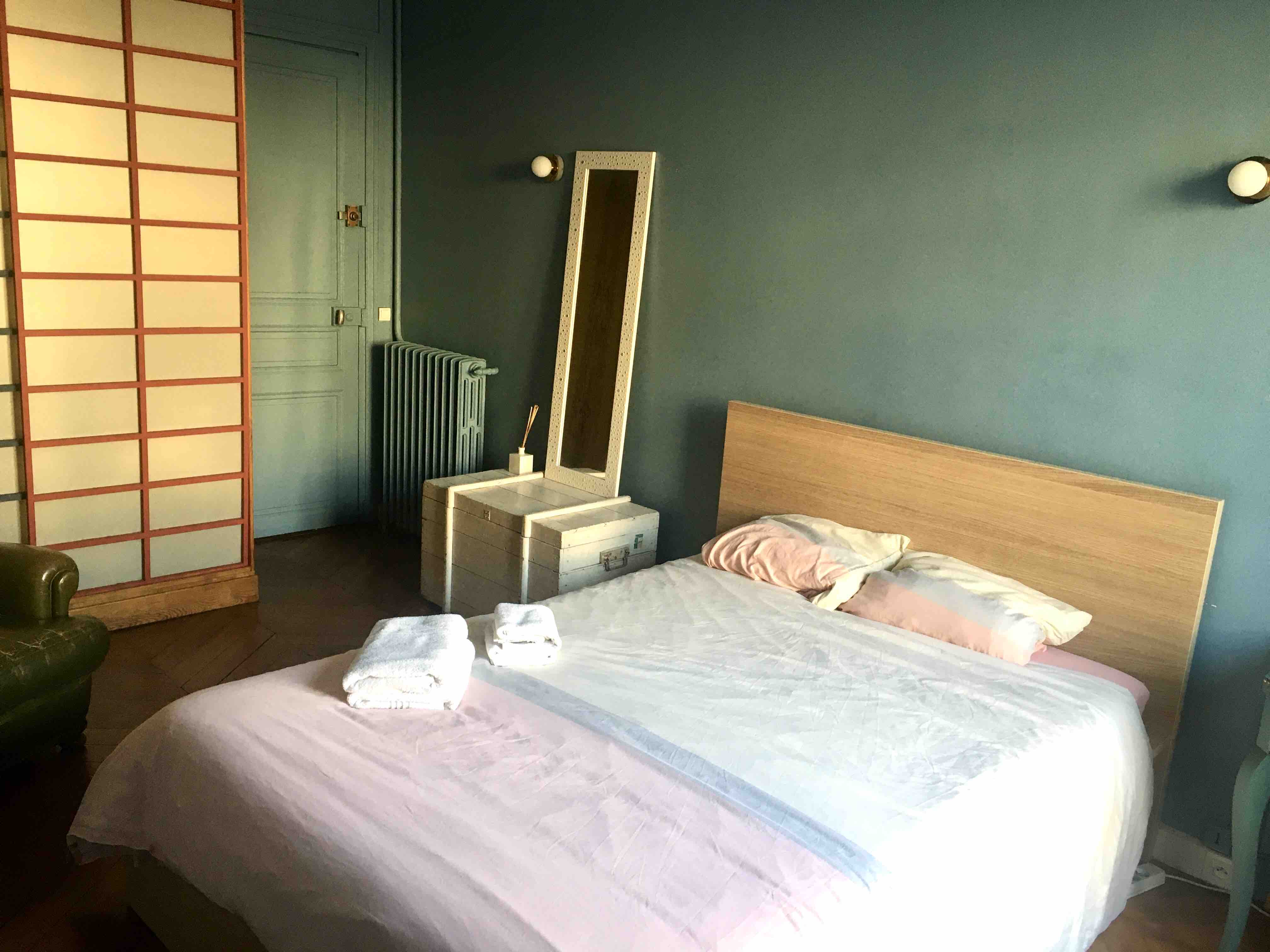 Nice and private room in the center of Paris