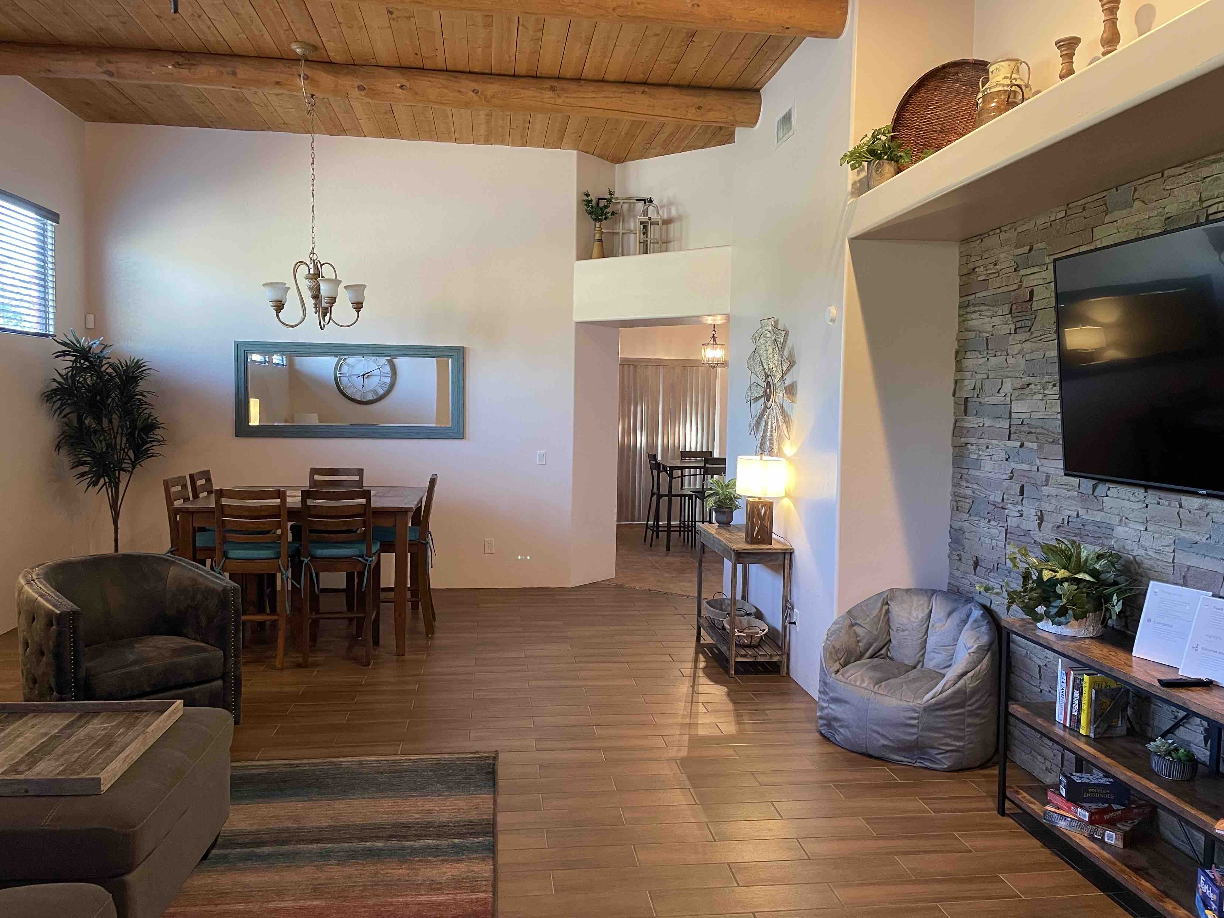 *Newly renovated home!* Staycation at the Legends