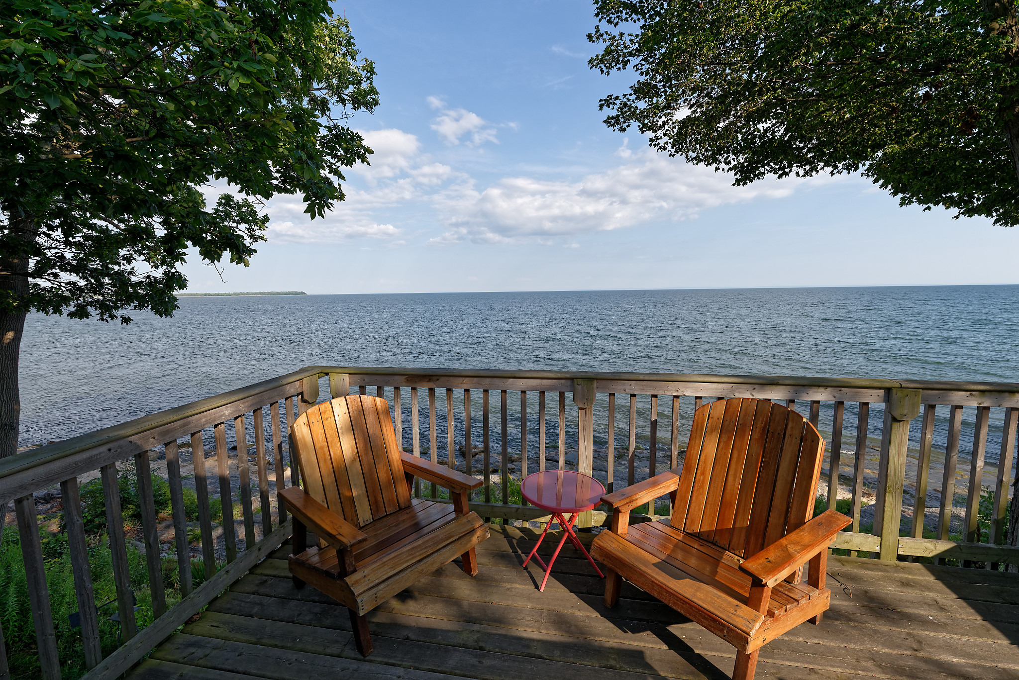 Cozy and Comfortable Lakefront Cottage Cottages for Rent in Dunnville