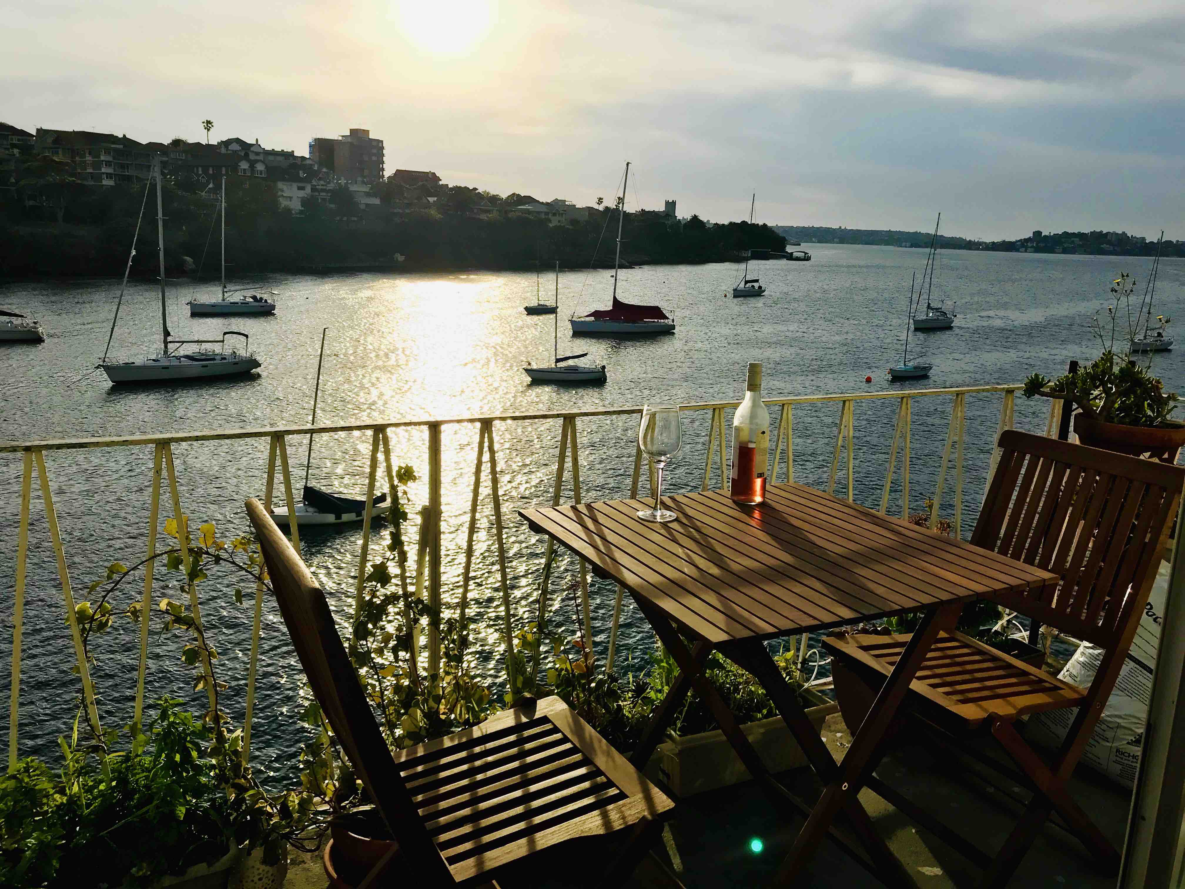 Stunning water-view studio 15 min from City in North Sydney, Sydney