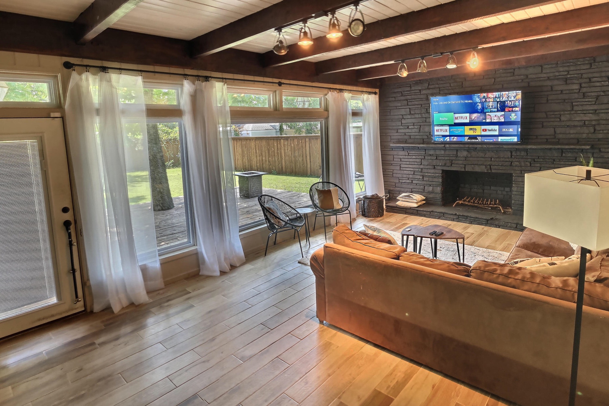 Centrally Located Home w/Private Backyard&Sunroom in District 3, Fort Worth