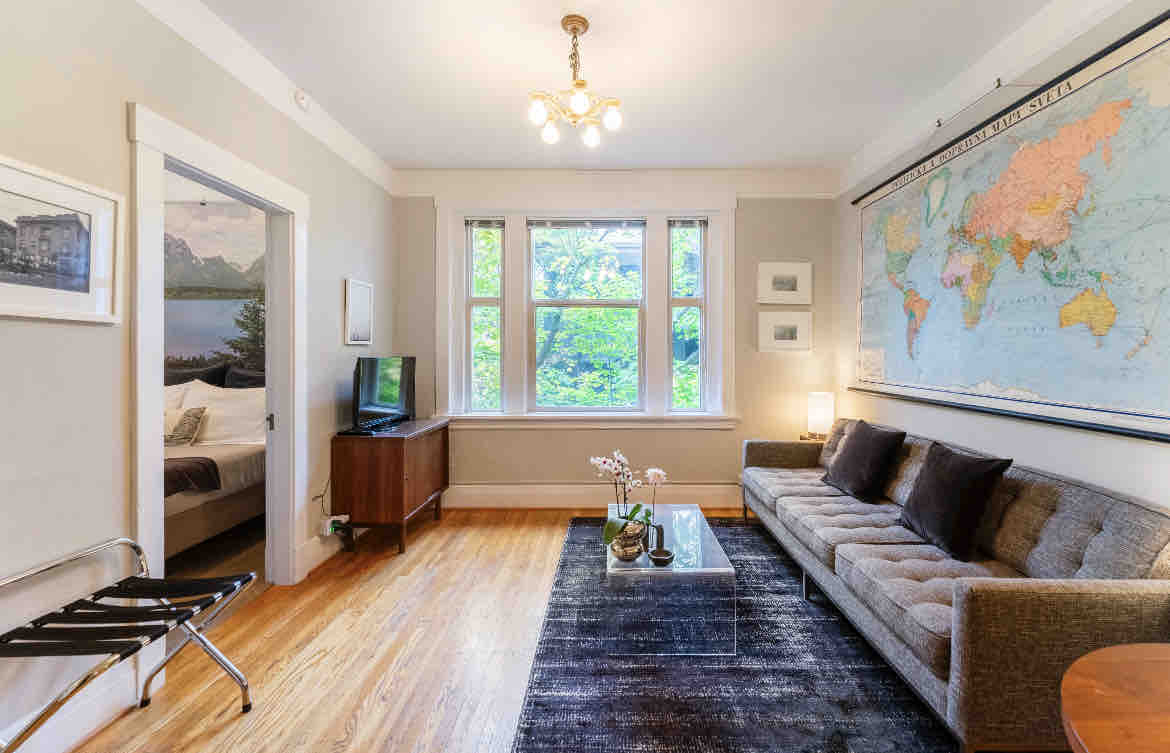 Elegant Capitol Hill Retreat w/ Rooftop Views
