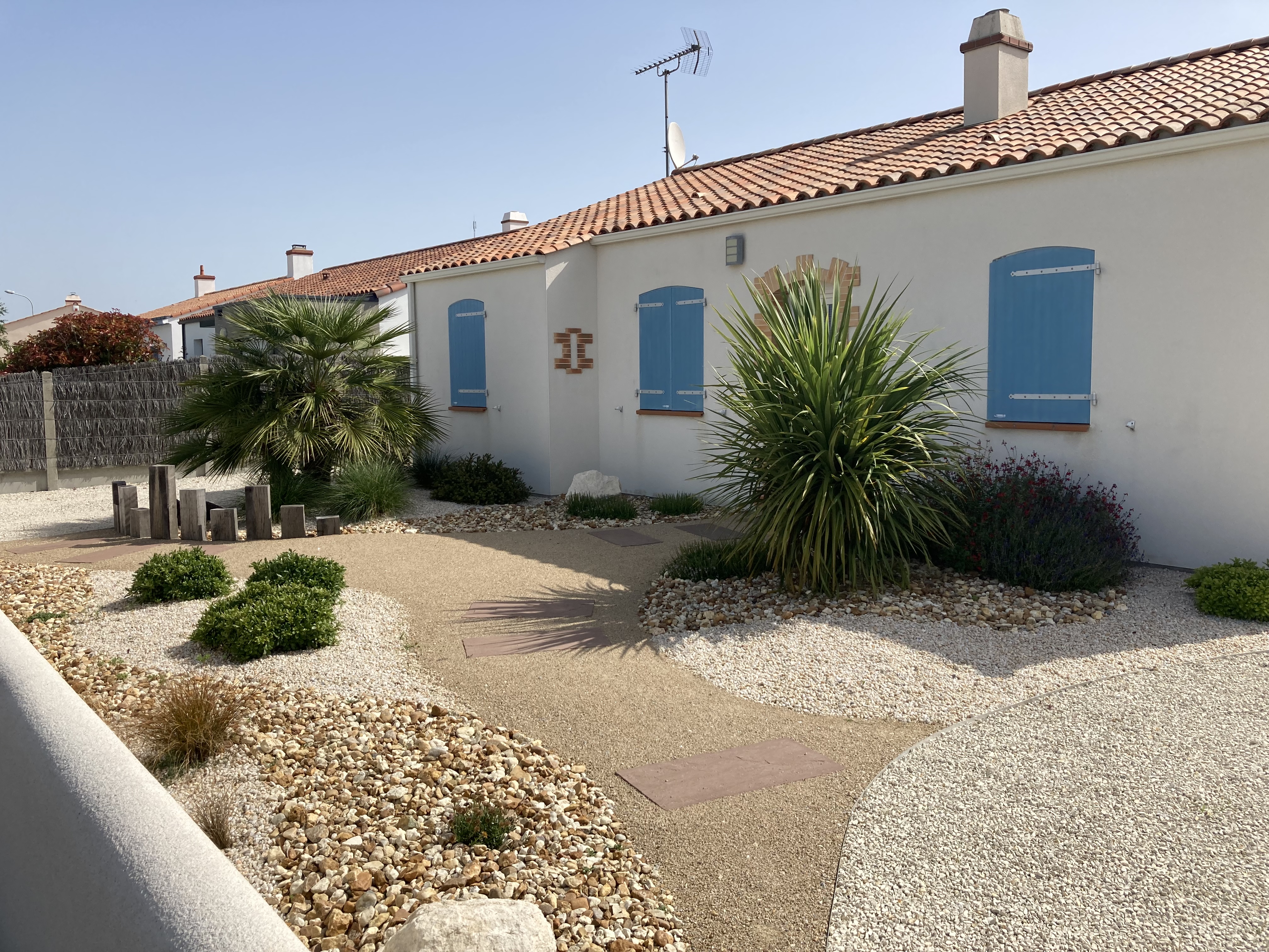 Pretty house by the sea
