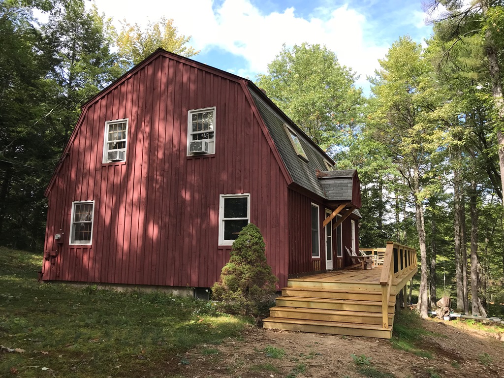 Lakefront Getaway Houses for Rent in Limerick, Maine, United States