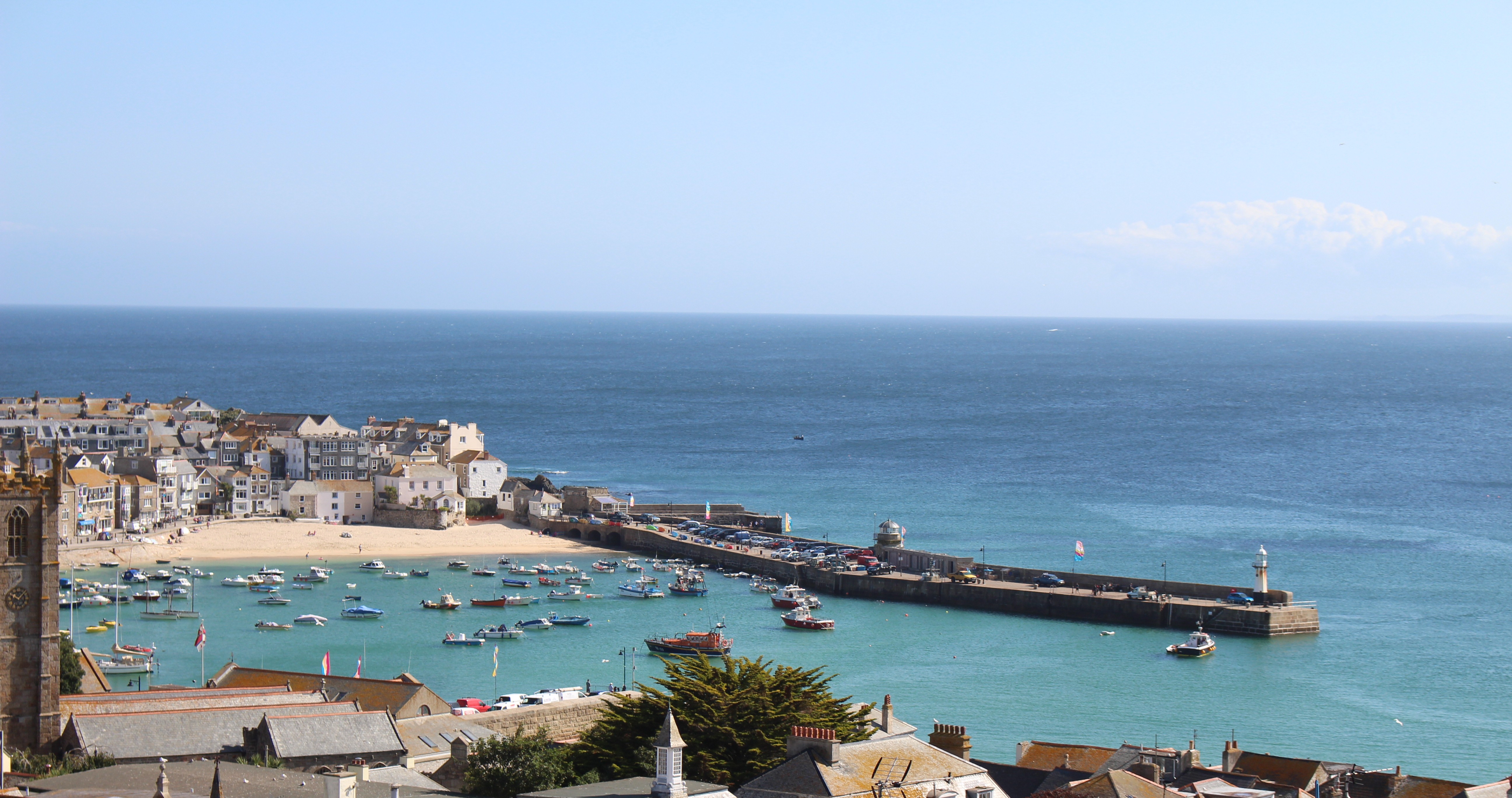 Superb views, large 3 bed flat, close to beaches