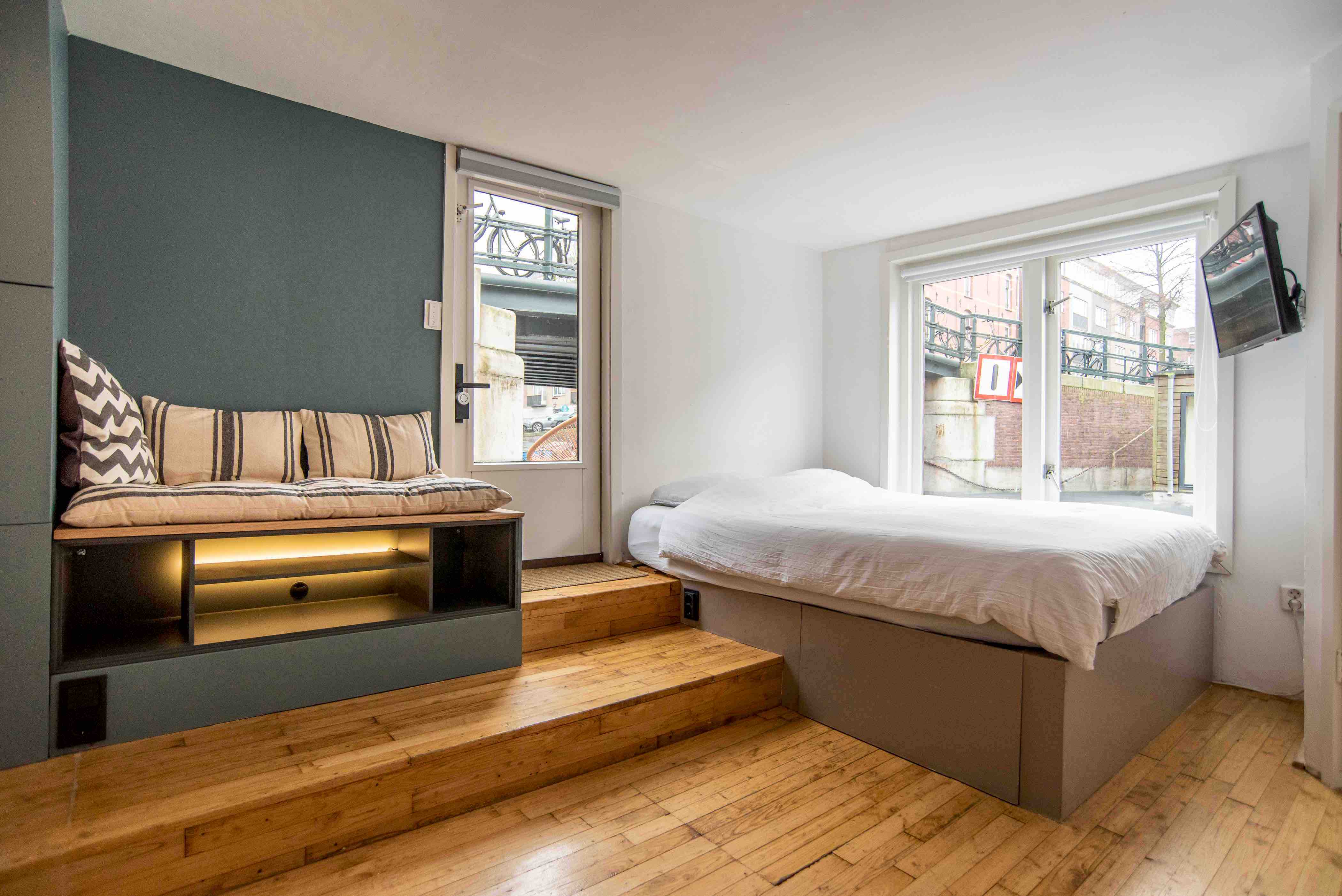 Houseboat suite private entrance, bathr. & terrace — Amsterdam stay