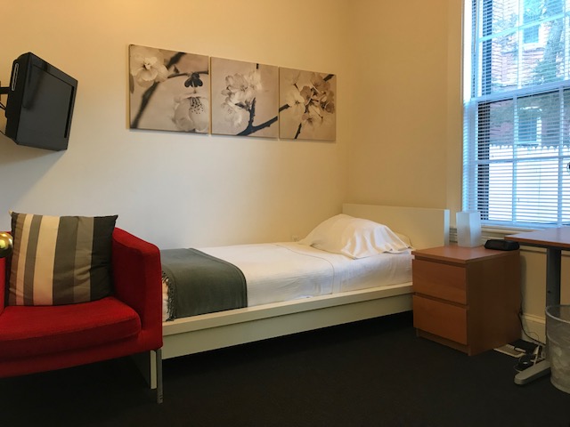 One Bedroom Short Walk to Harvard (Rm 4) in Mid-Cambridge, Cambridge