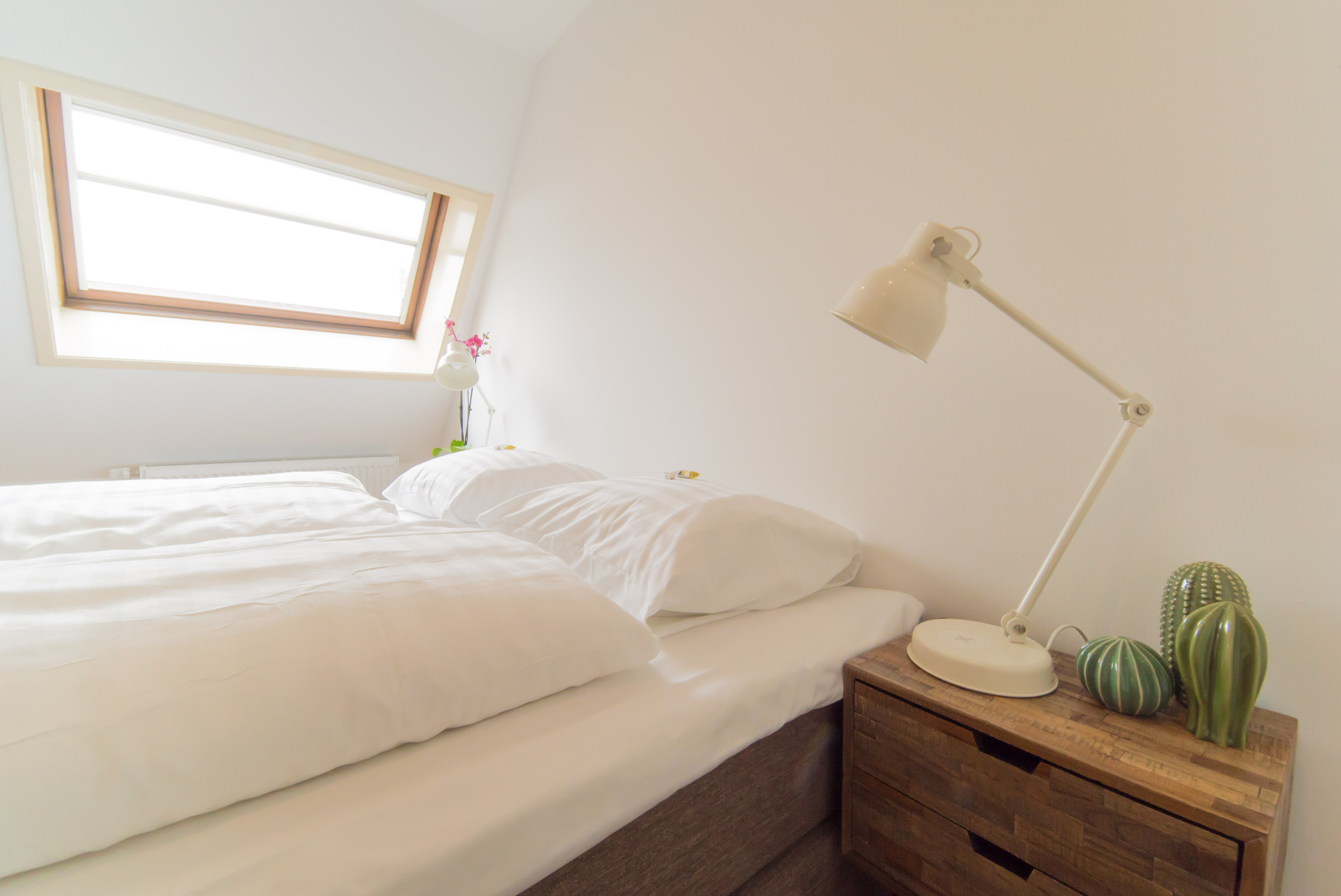 Comfy 2-bedroom room for 2 on the Grote Markt! — The Hague stay