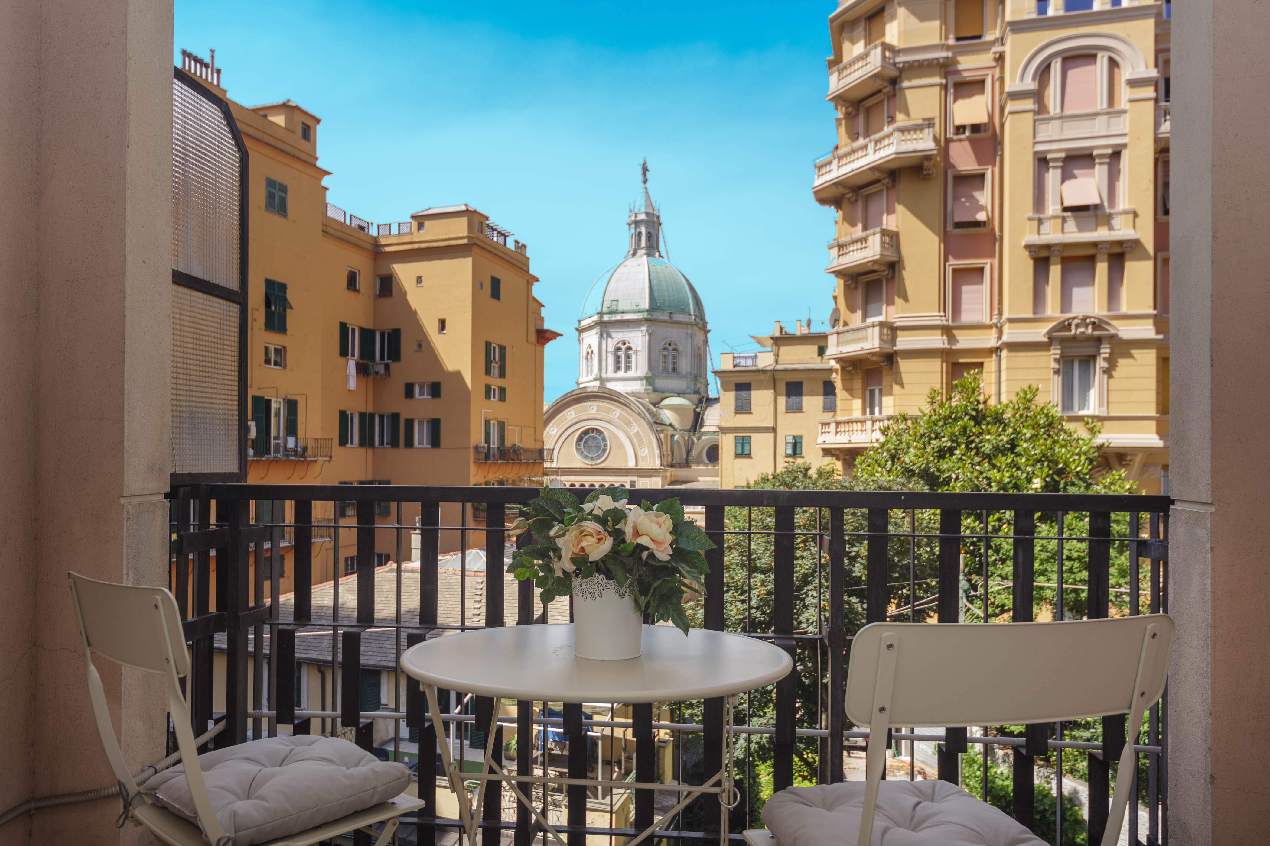 Home Away From Home 4bd/2br x2 FREE CAR PARKS Condominiums for Rent