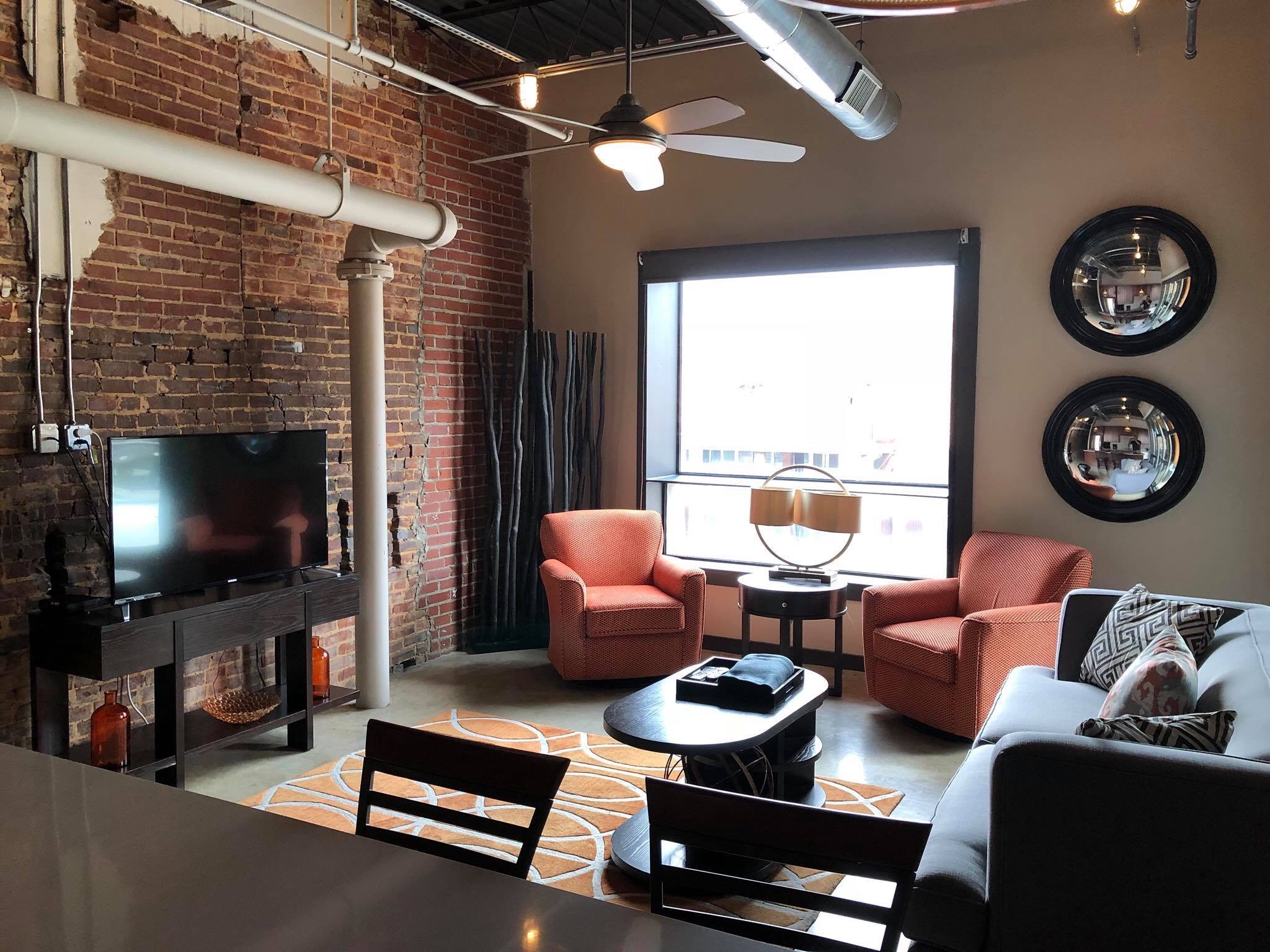 The Corporate Loft - Heart of Downtown Jonesboro