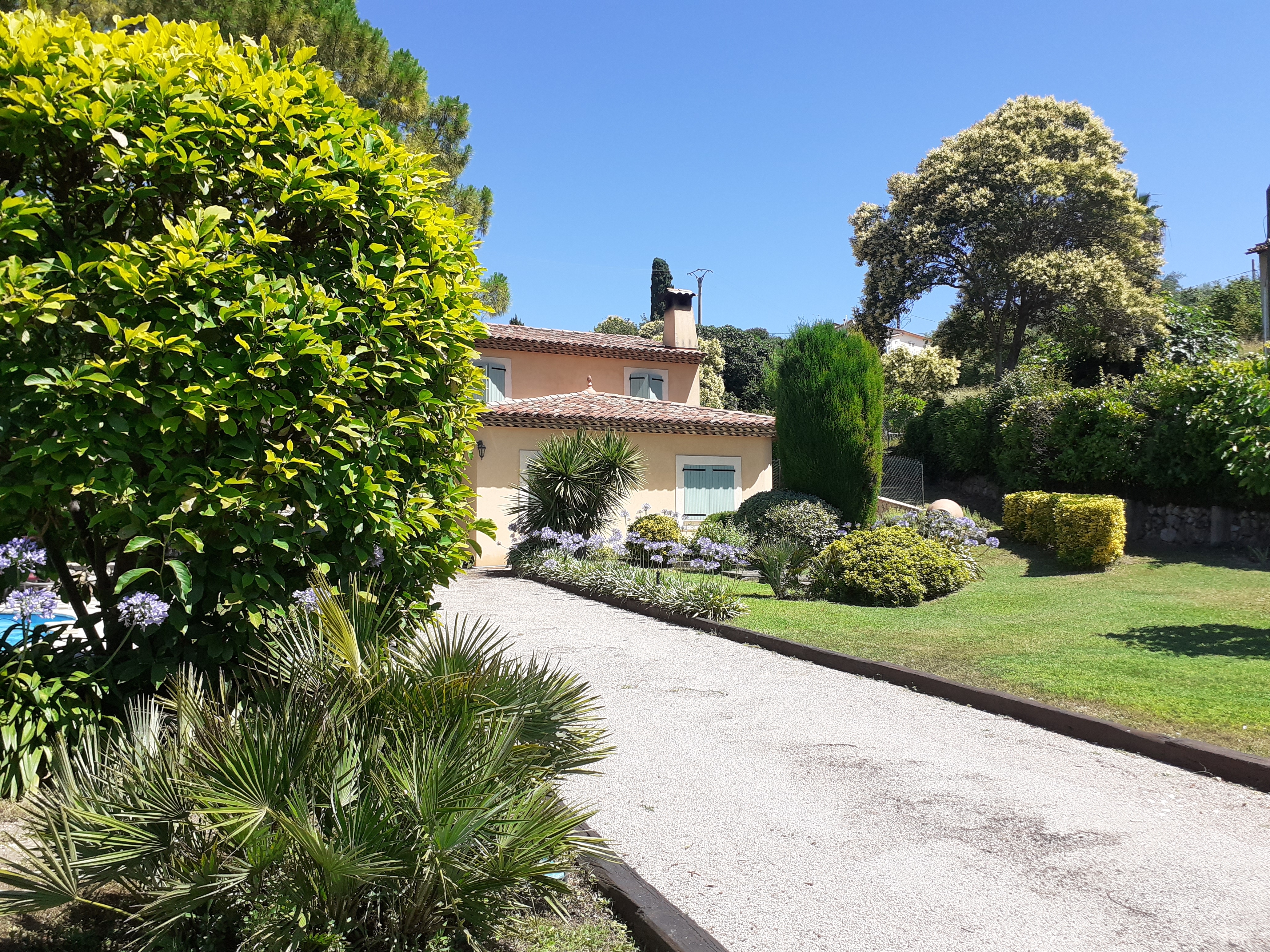 Charming Villa in Quiet + Pool 
Vue/TF1