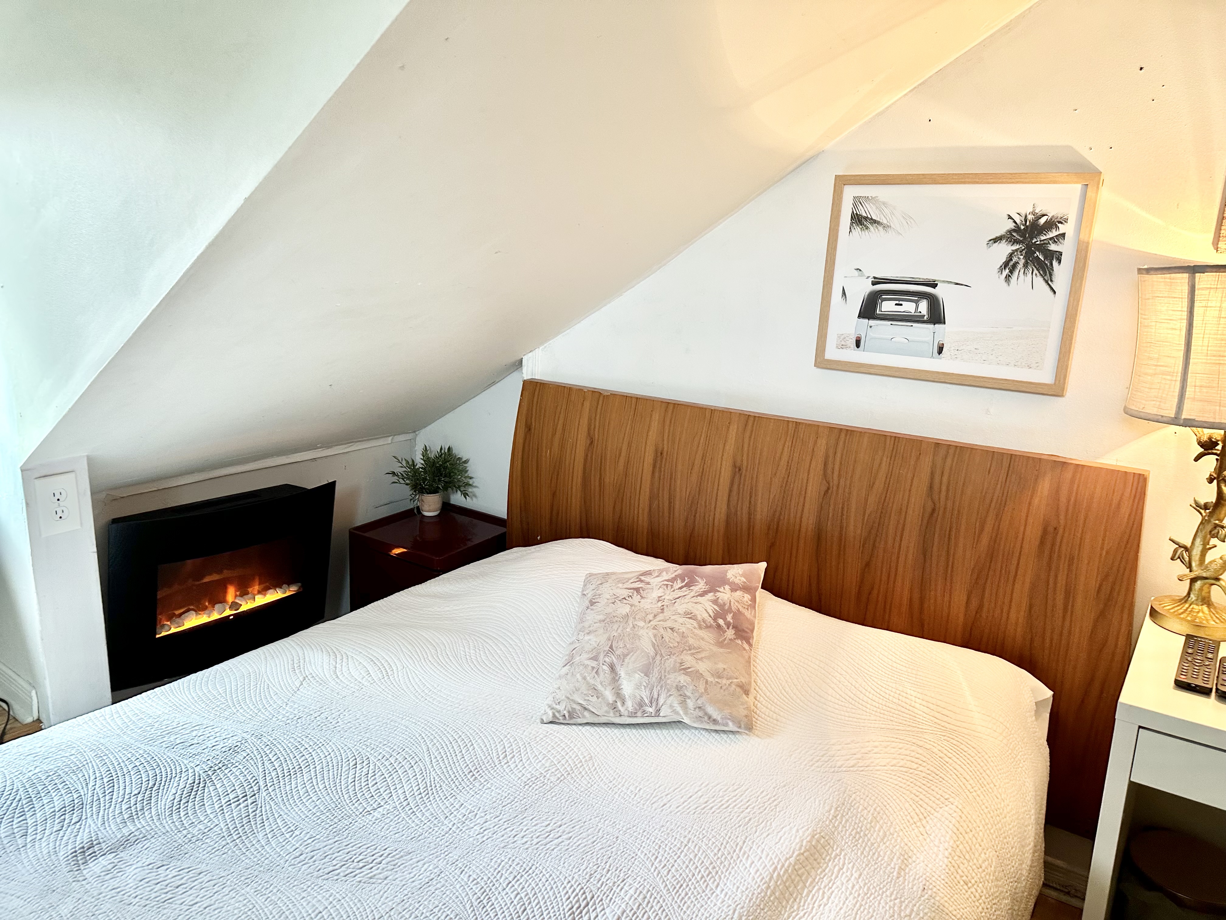 A Tiny Hotel: The Malibu Room