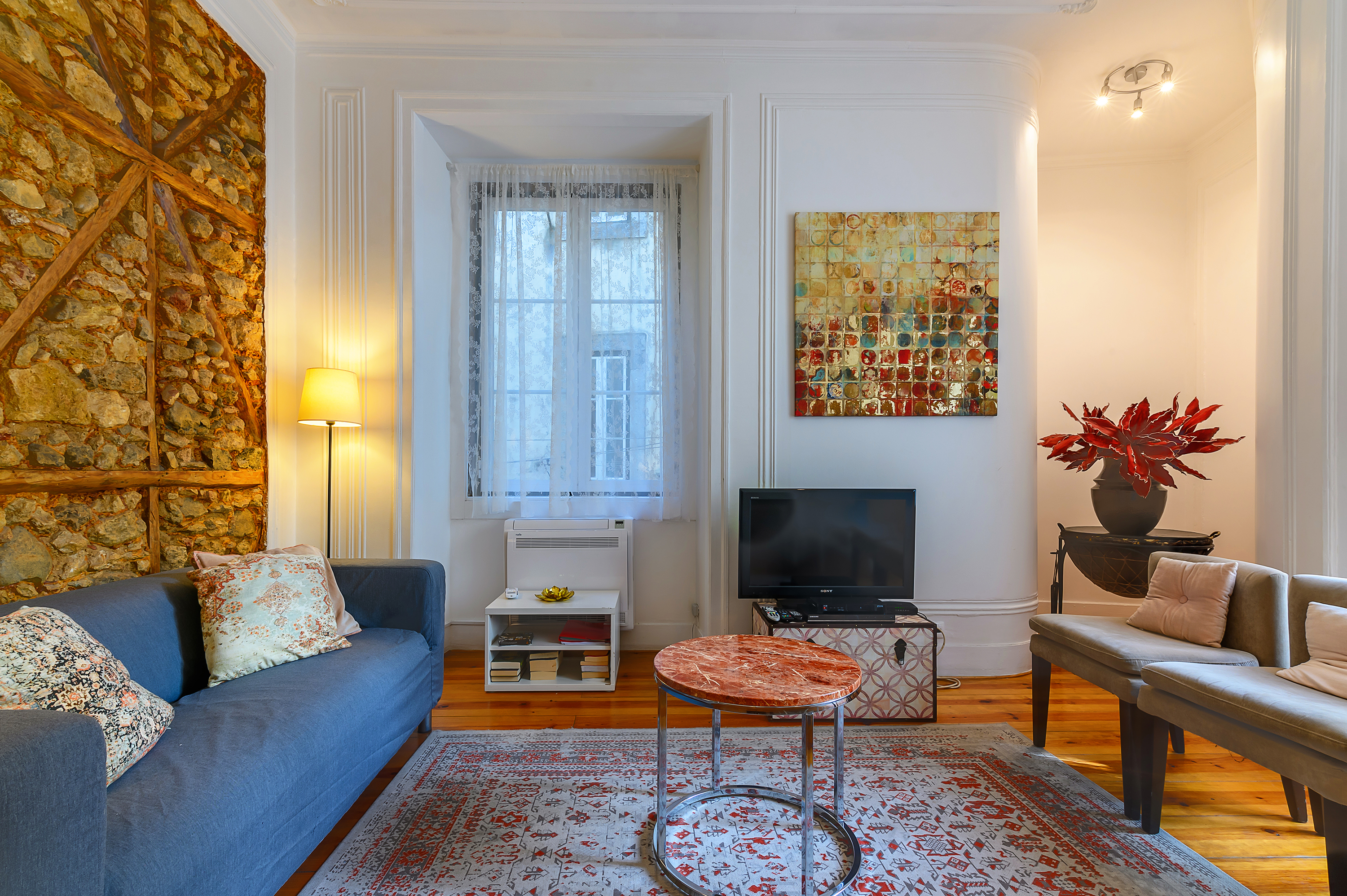 TRV2- Quiet and Warm Historic Alfama with A/C in Santa Maria Maior, Lisbon