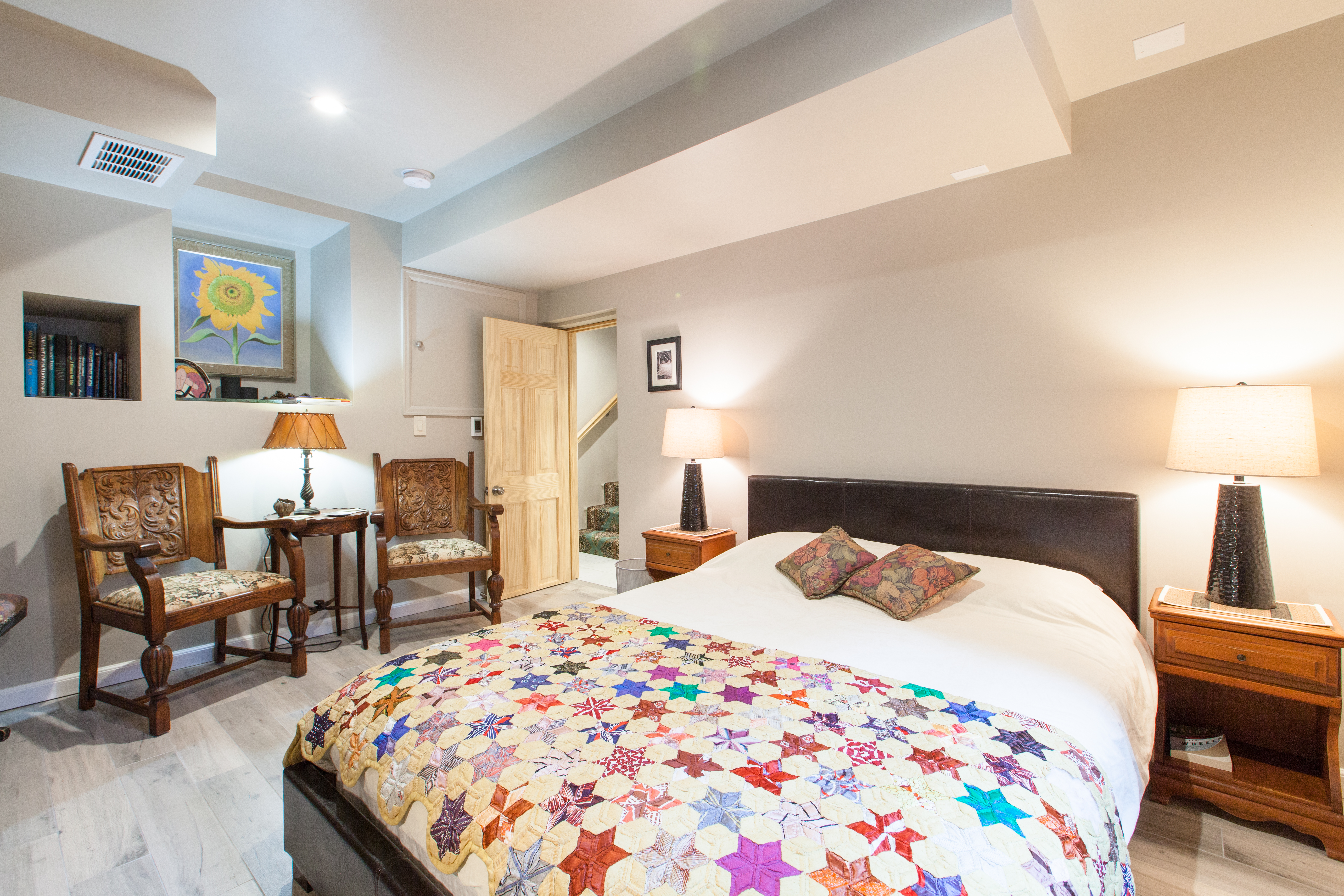 Private Entrance Guest Suite with parking in Capitol Hill, Denver