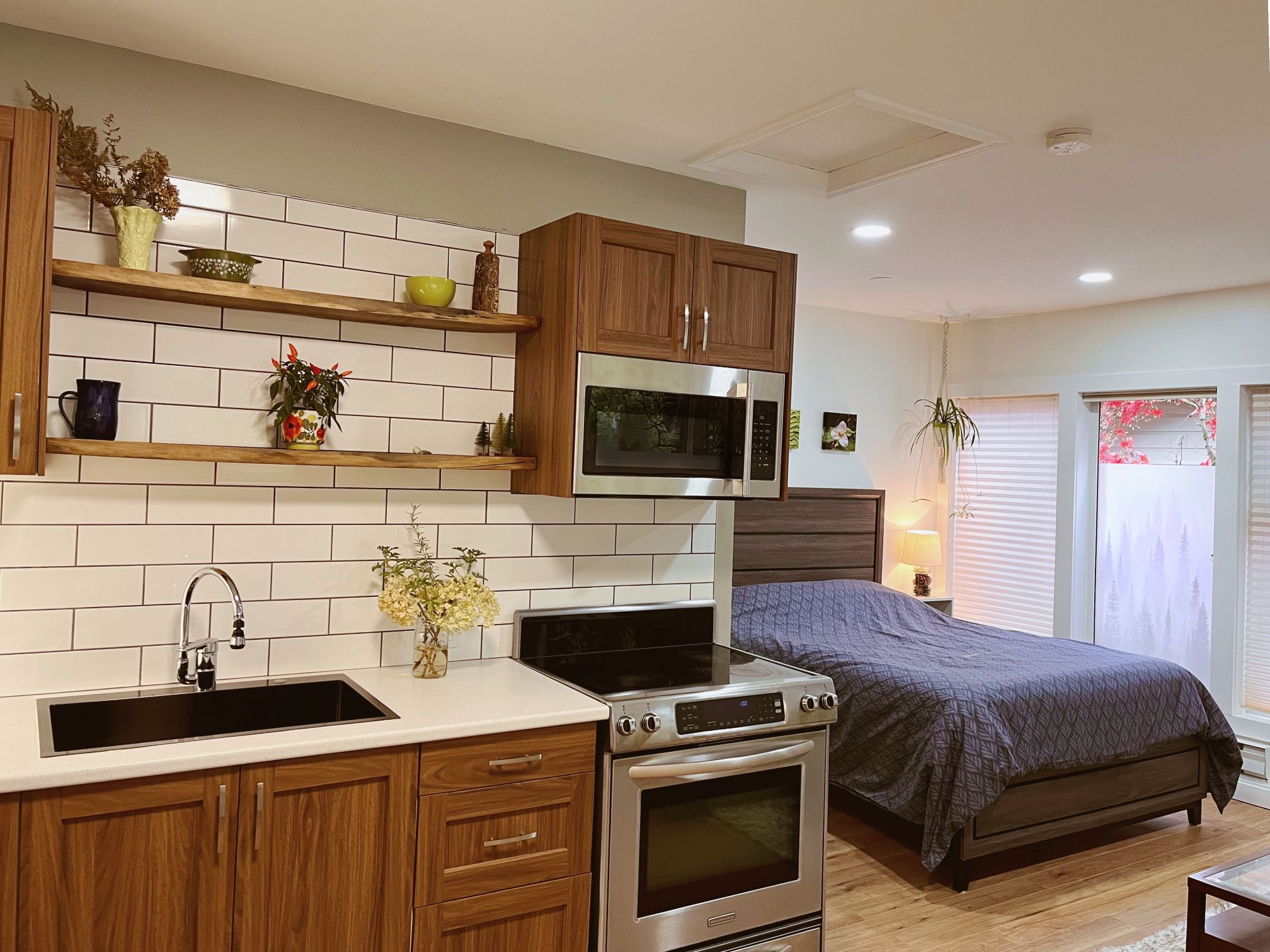 Dragonfly Rock guest suite.