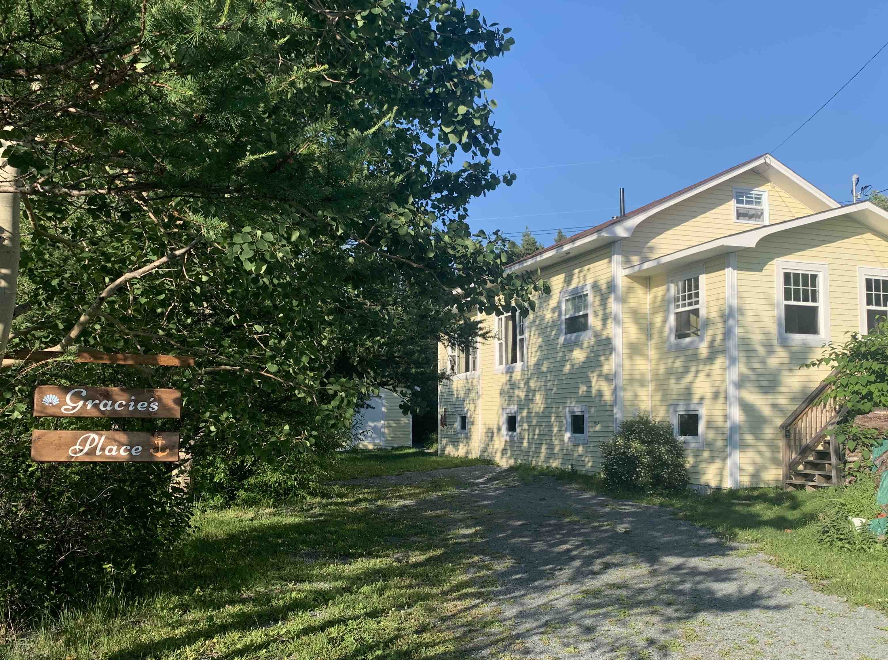 Gracie's Place Houses for Rent in Cottlesville, Newfoundland and