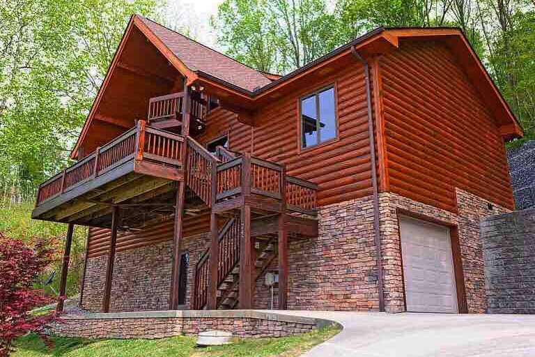 The Log Cabin of Center Hill Lake 1hr from Nash! Cabins for Rent in