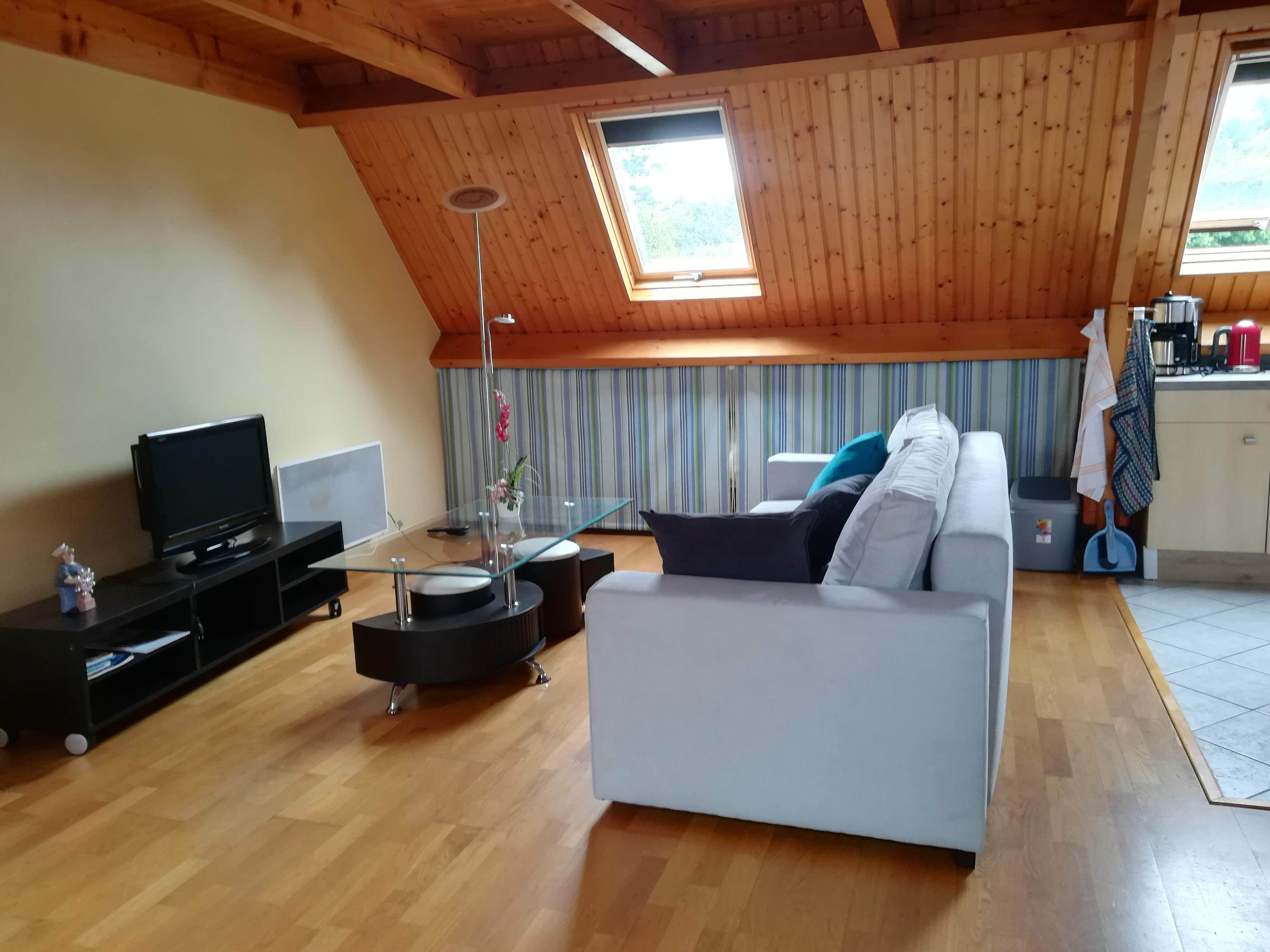 Port white cozy apartment