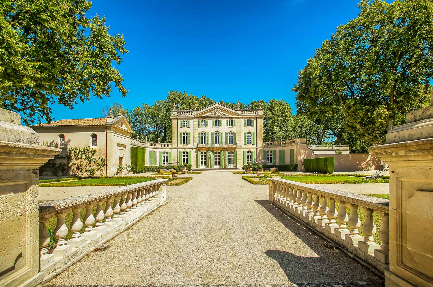 Chateau Ventoux Villas for Rent in Sarrians, ProvenceAlpesCôte d