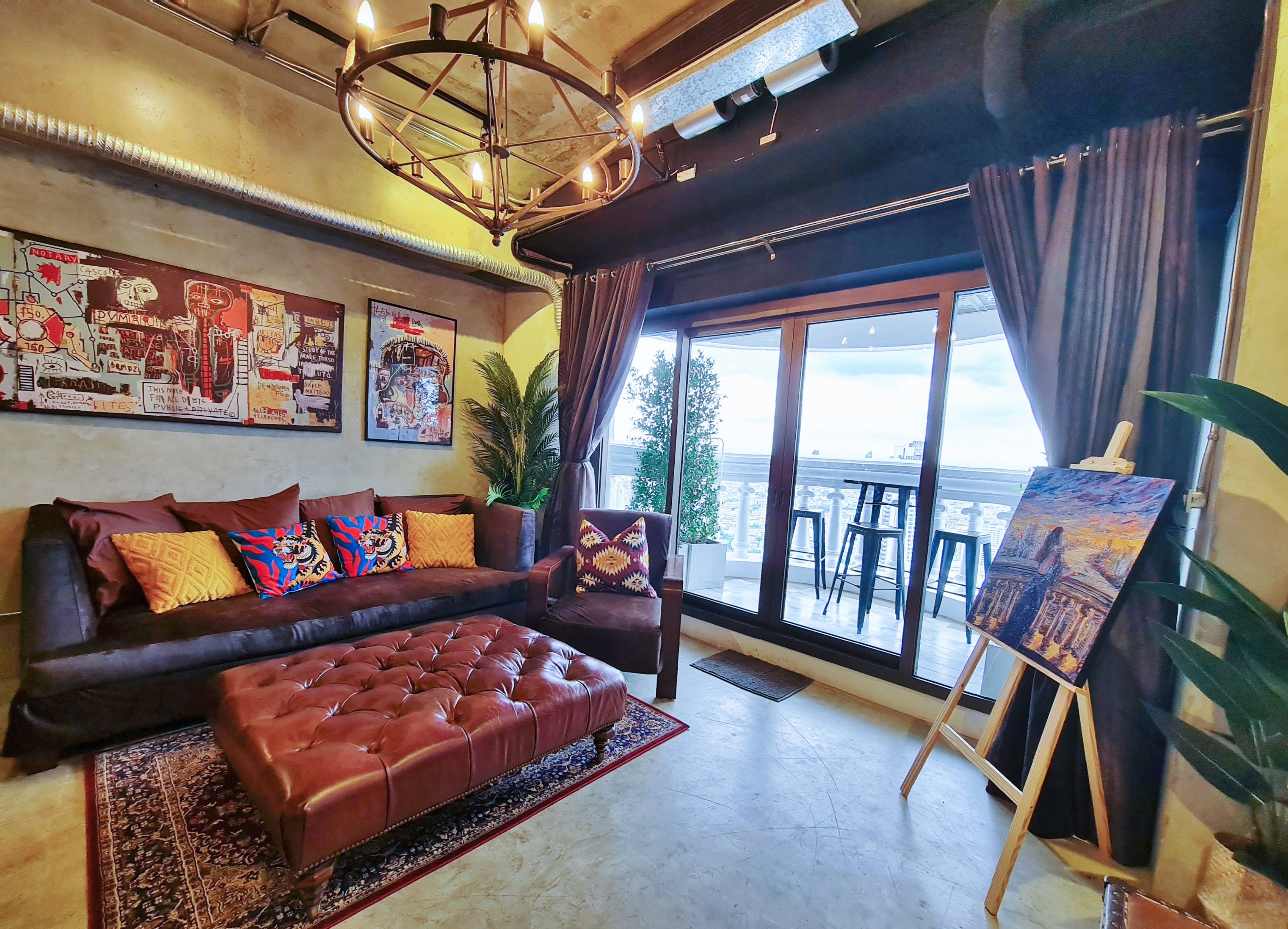 Artist Loft with Stunning River View in Old Town