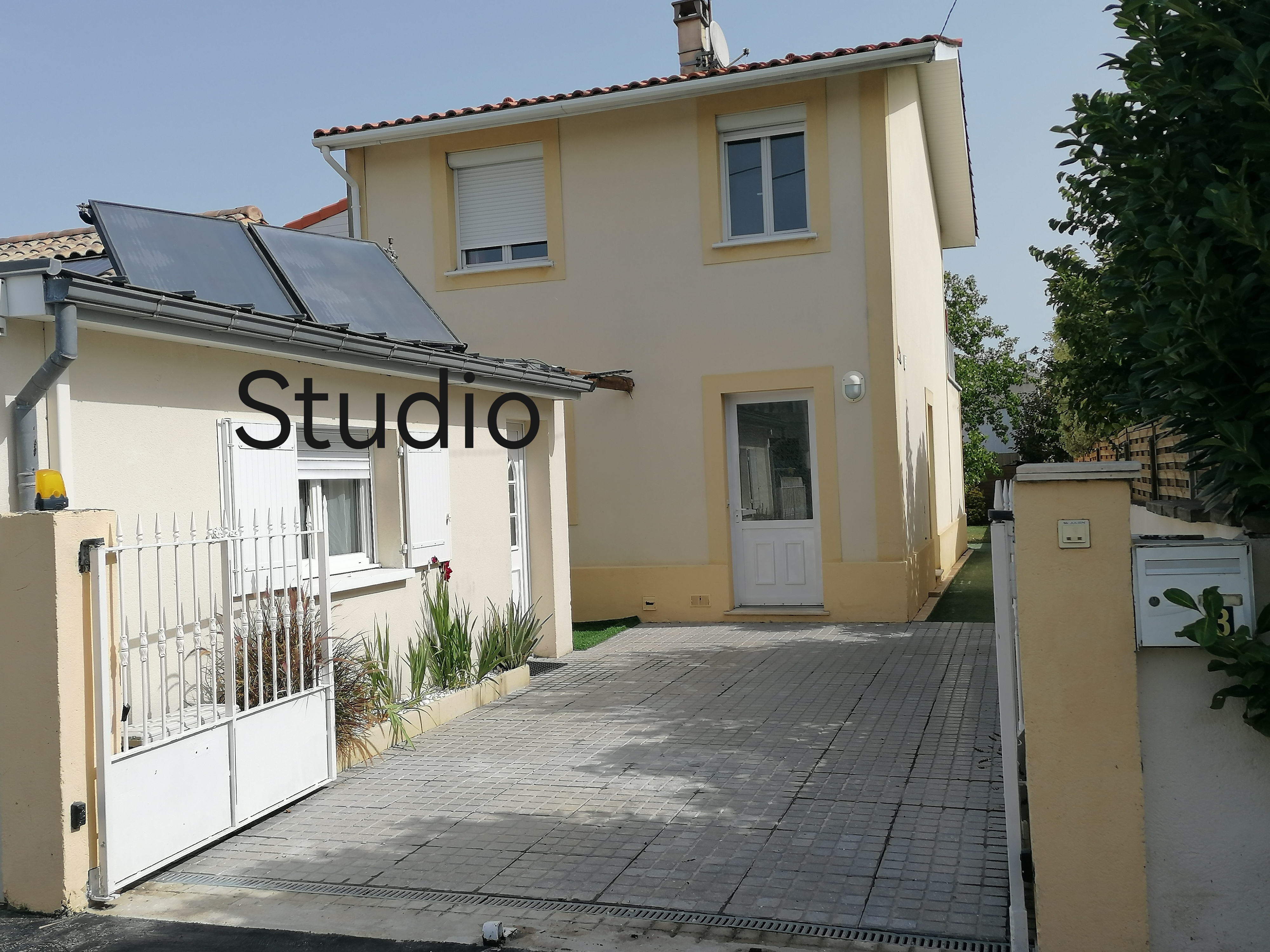 air-conditioned guest studio
