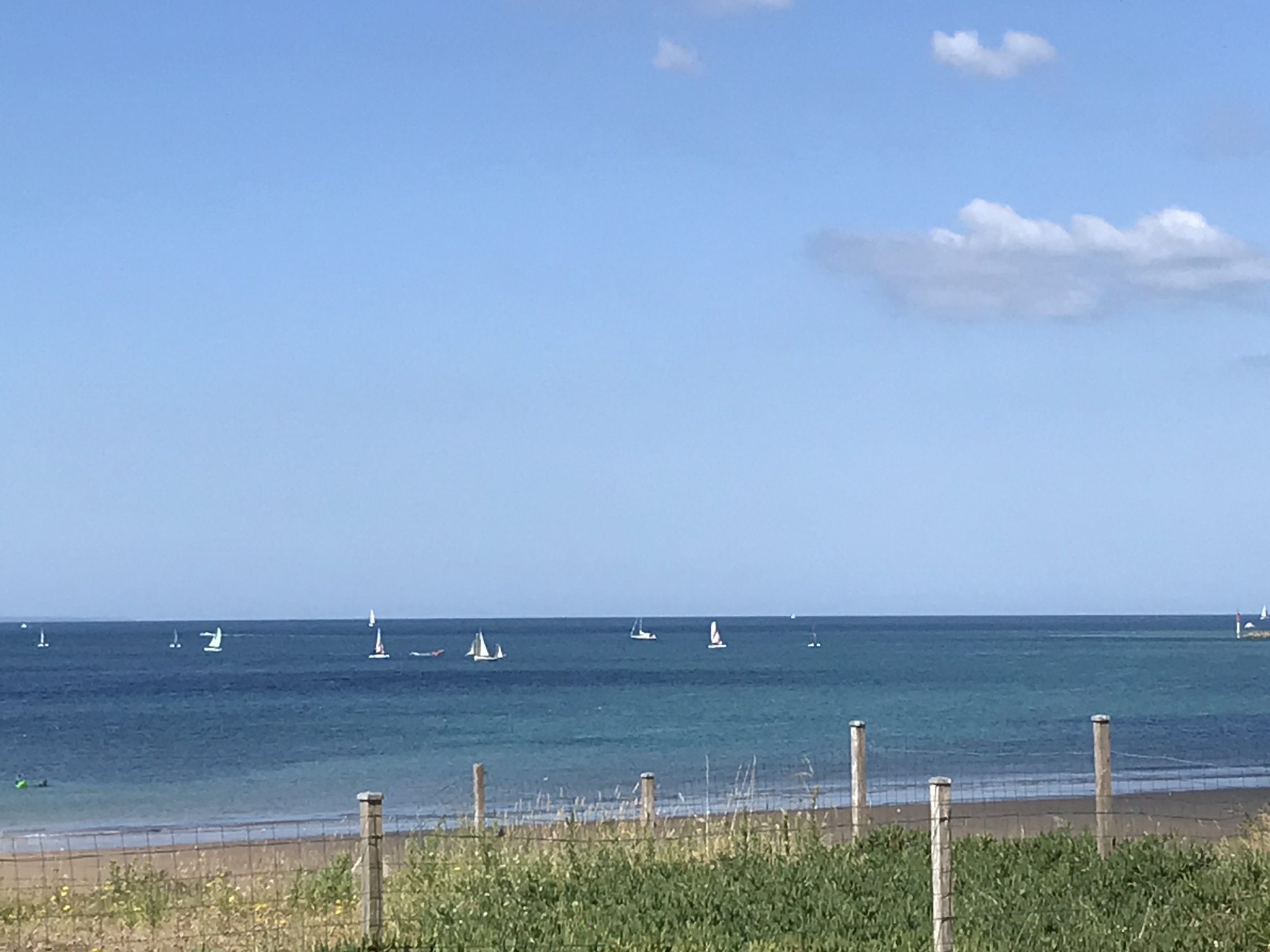 Very bright apartment 50 m from a beautiful beach